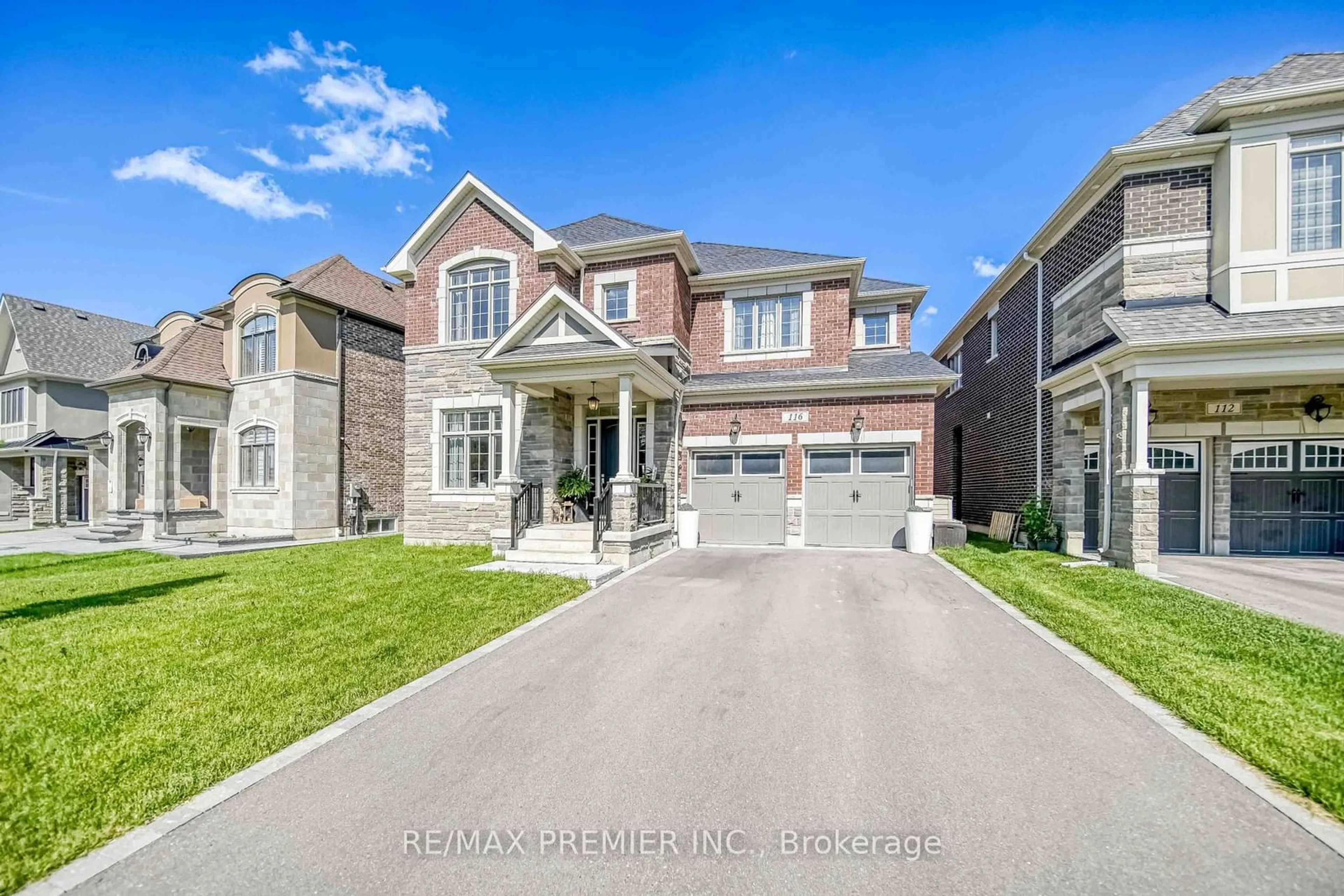 Frontside or backside of a home, the street view for 116 Klein Mills Rd, Vaughan Ontario L4H 3N5