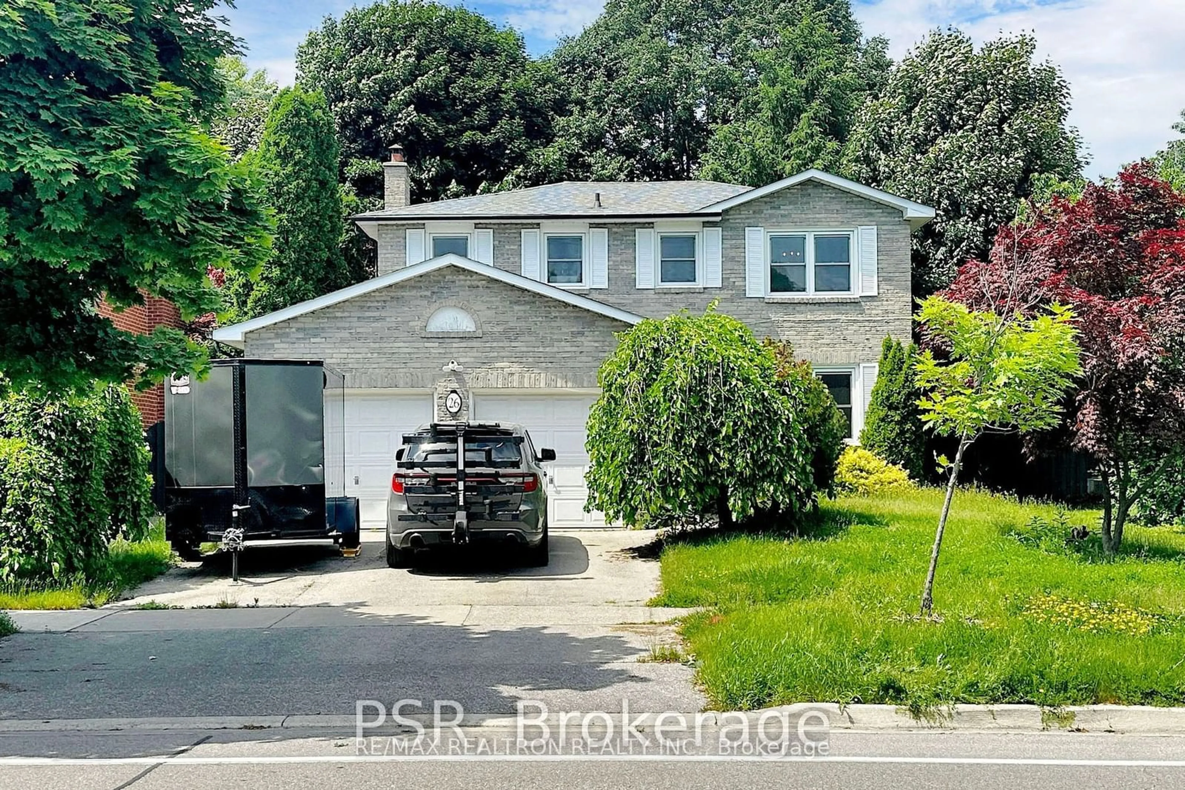 Frontside or backside of a home, the street view for 26 Don Head Village Blvd, Richmond Hill Ontario L4C 7M3