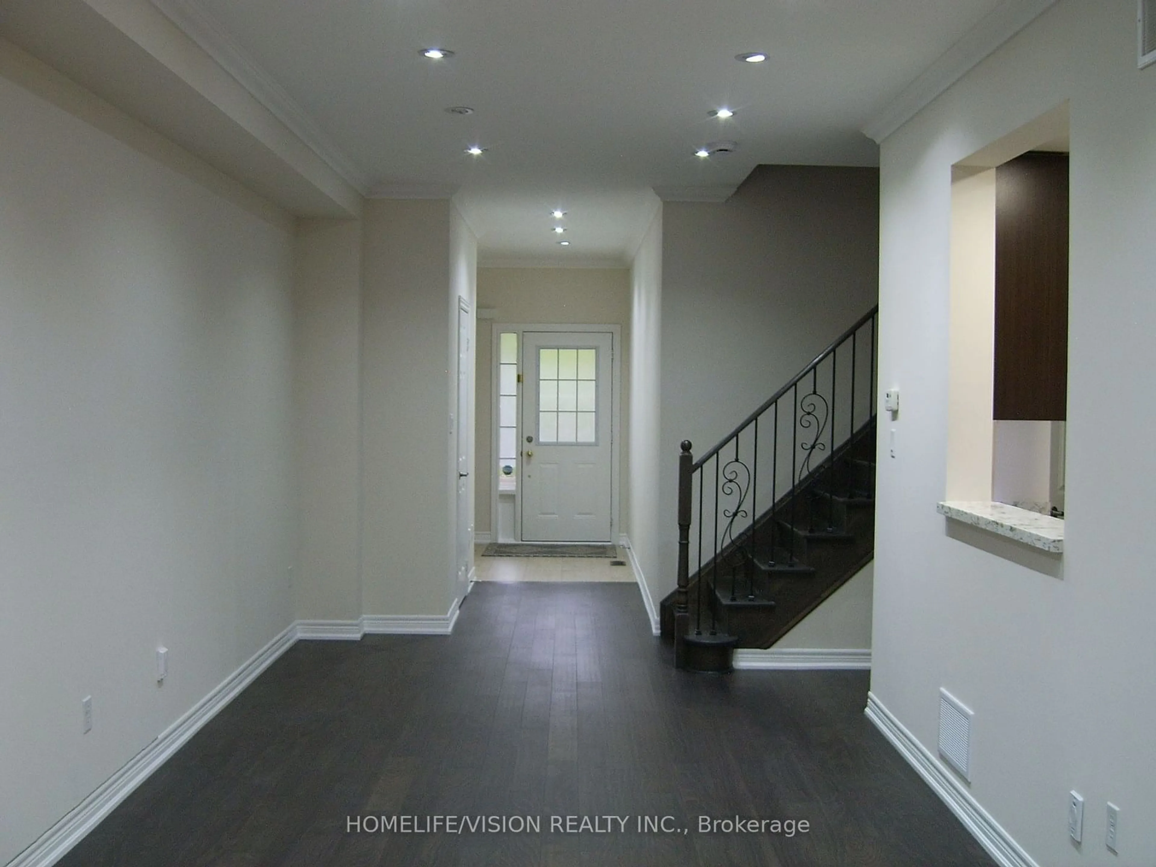 Indoor entryway for 5 Hawkes Dr, Richmond Hill Ontario L4S 0C3