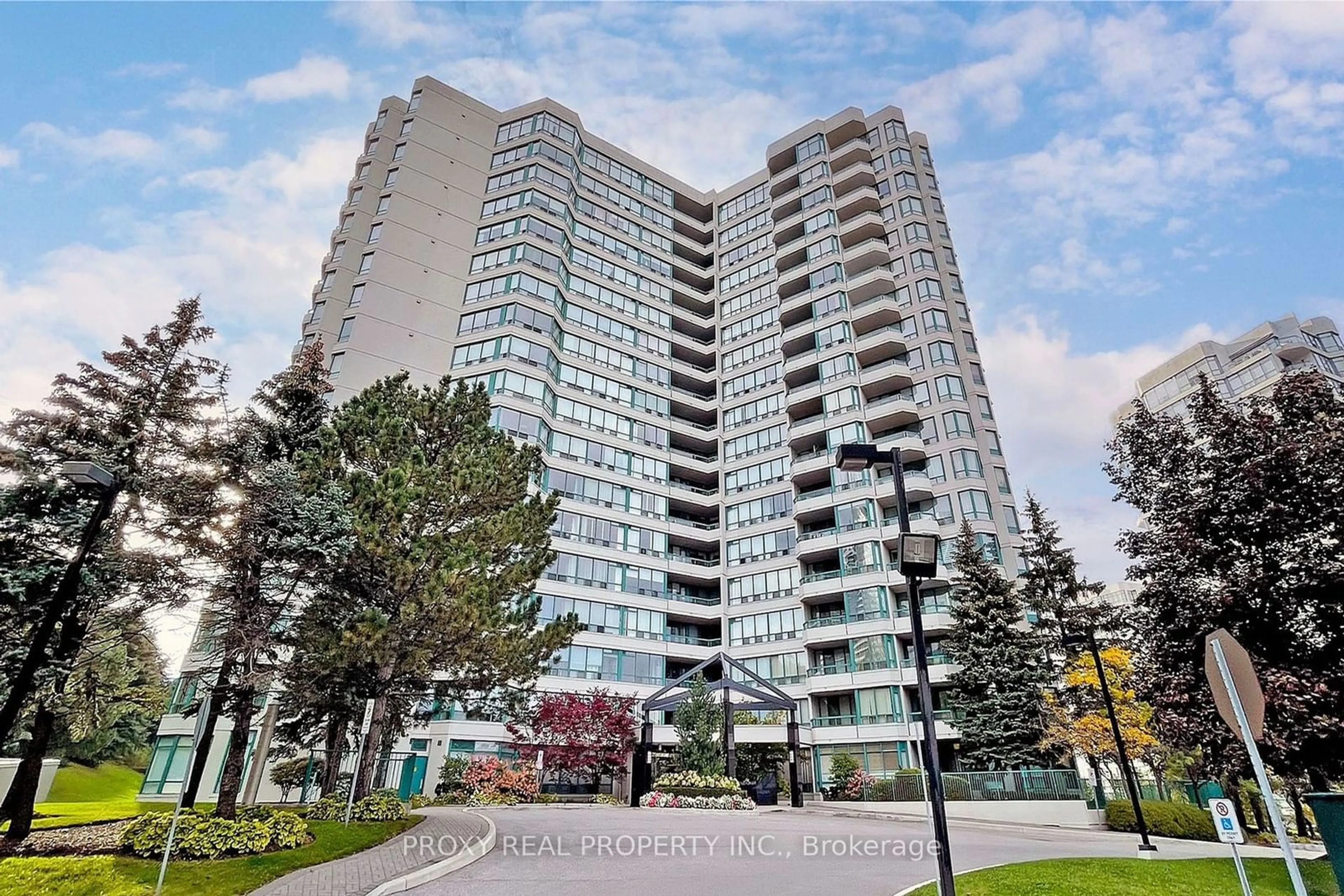 A pic from exterior of the house or condo for 7250 Yonge St #909, Vaughan Ontario L4J 7X1