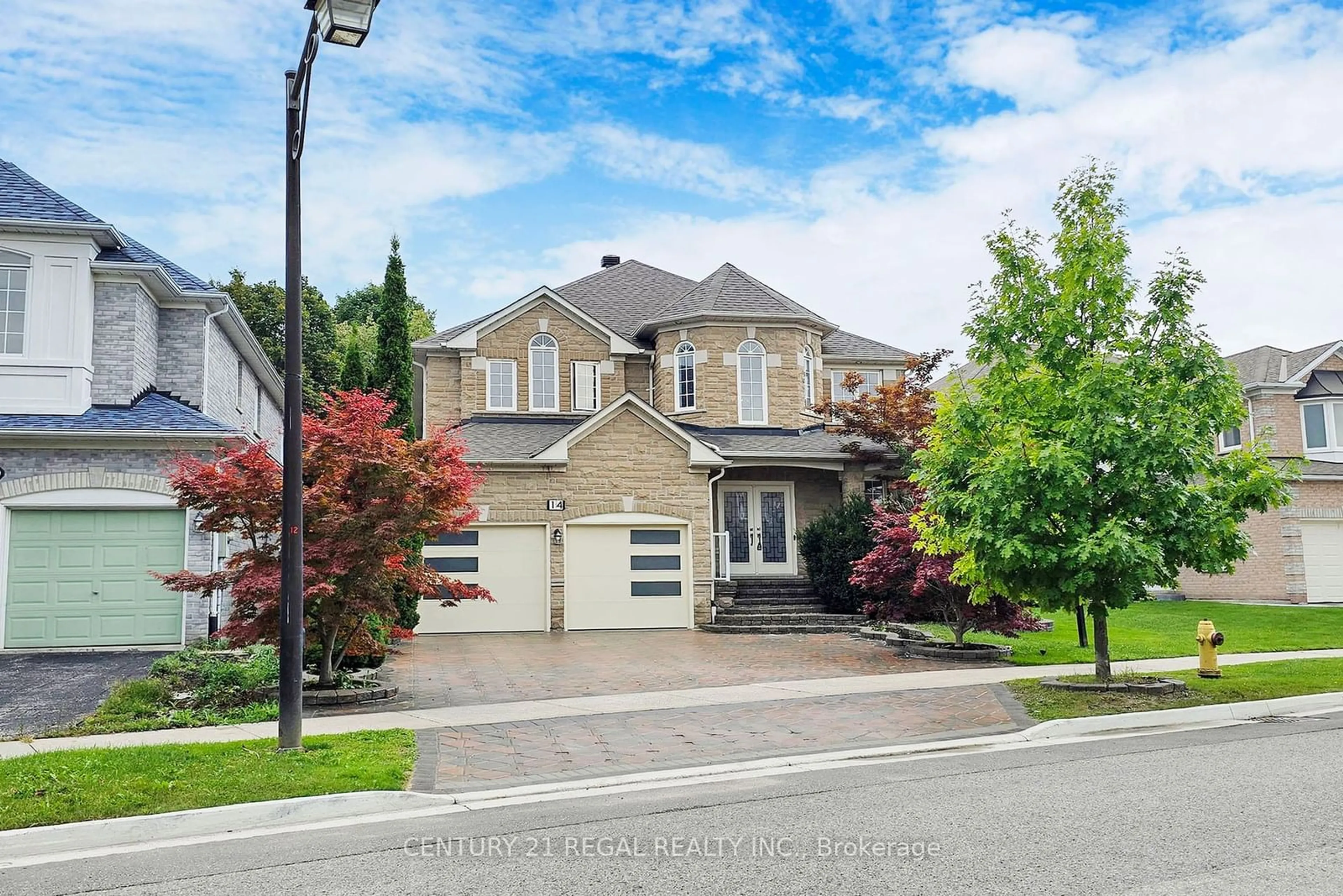 Frontside or backside of a home, the street view for 14 Fawnbrook Circ, Markham Ontario L3P 7R9