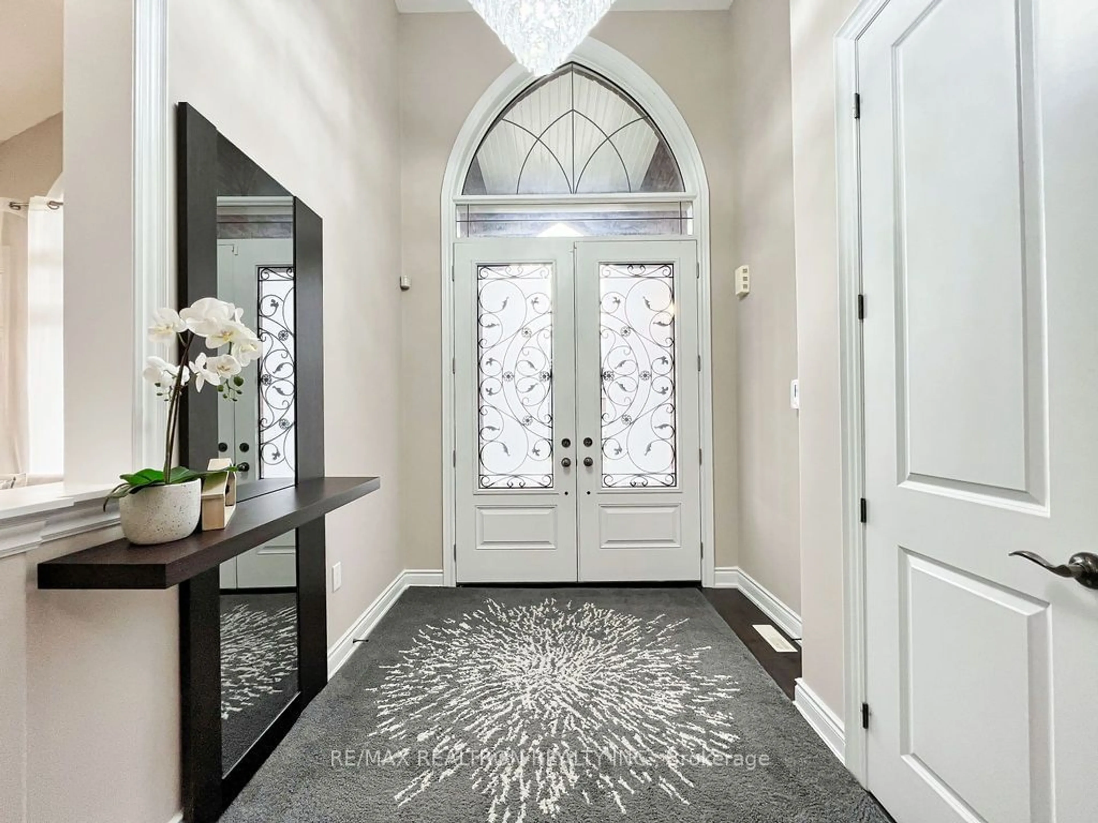 Indoor entryway, ceramic floors for 1137 Quarry Dr, Innisfil Ontario L9S 4W9