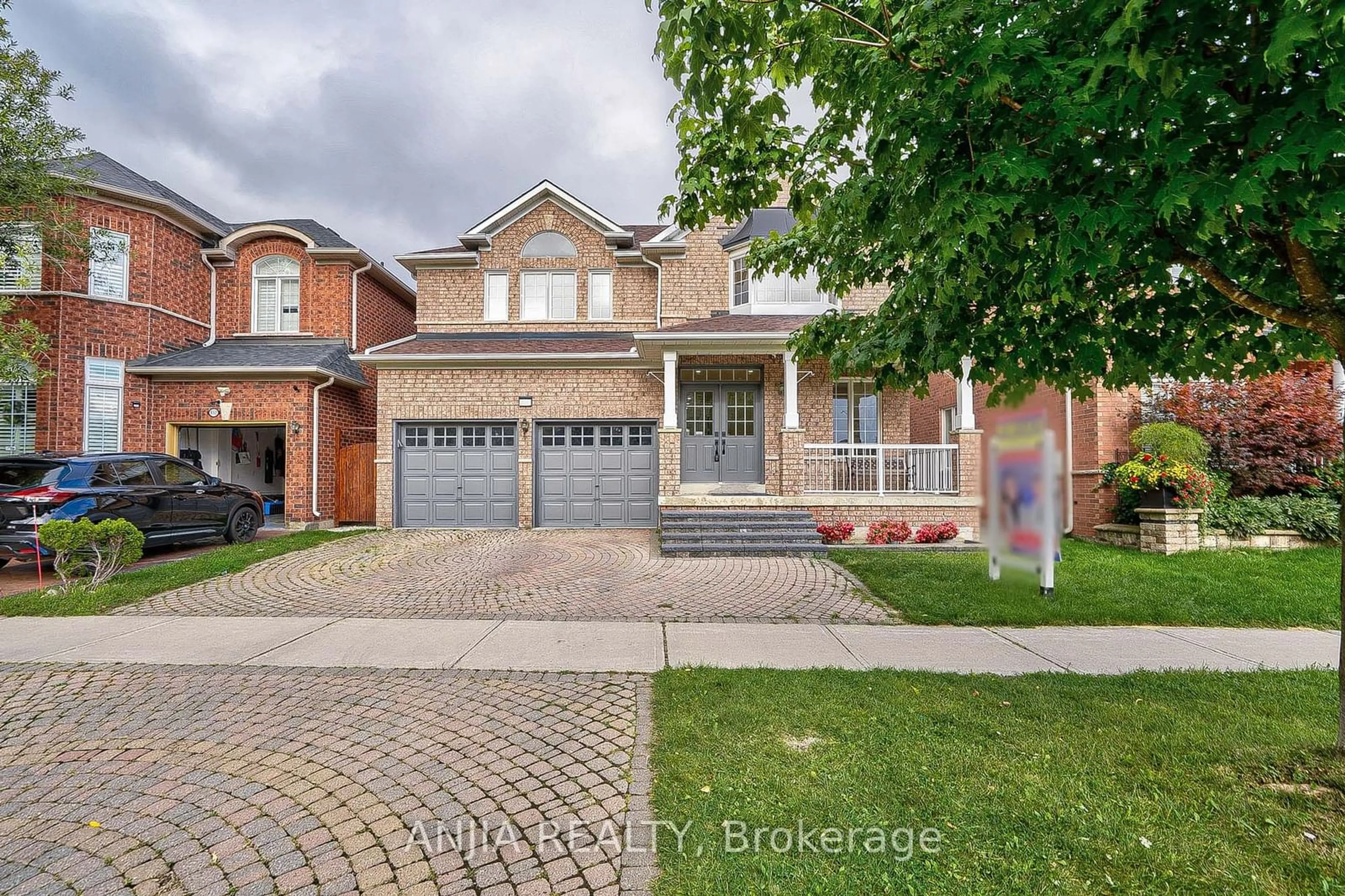 Frontside or backside of a home for 654 Fred Mclaren Blvd, Markham Ontario L6E 1J3