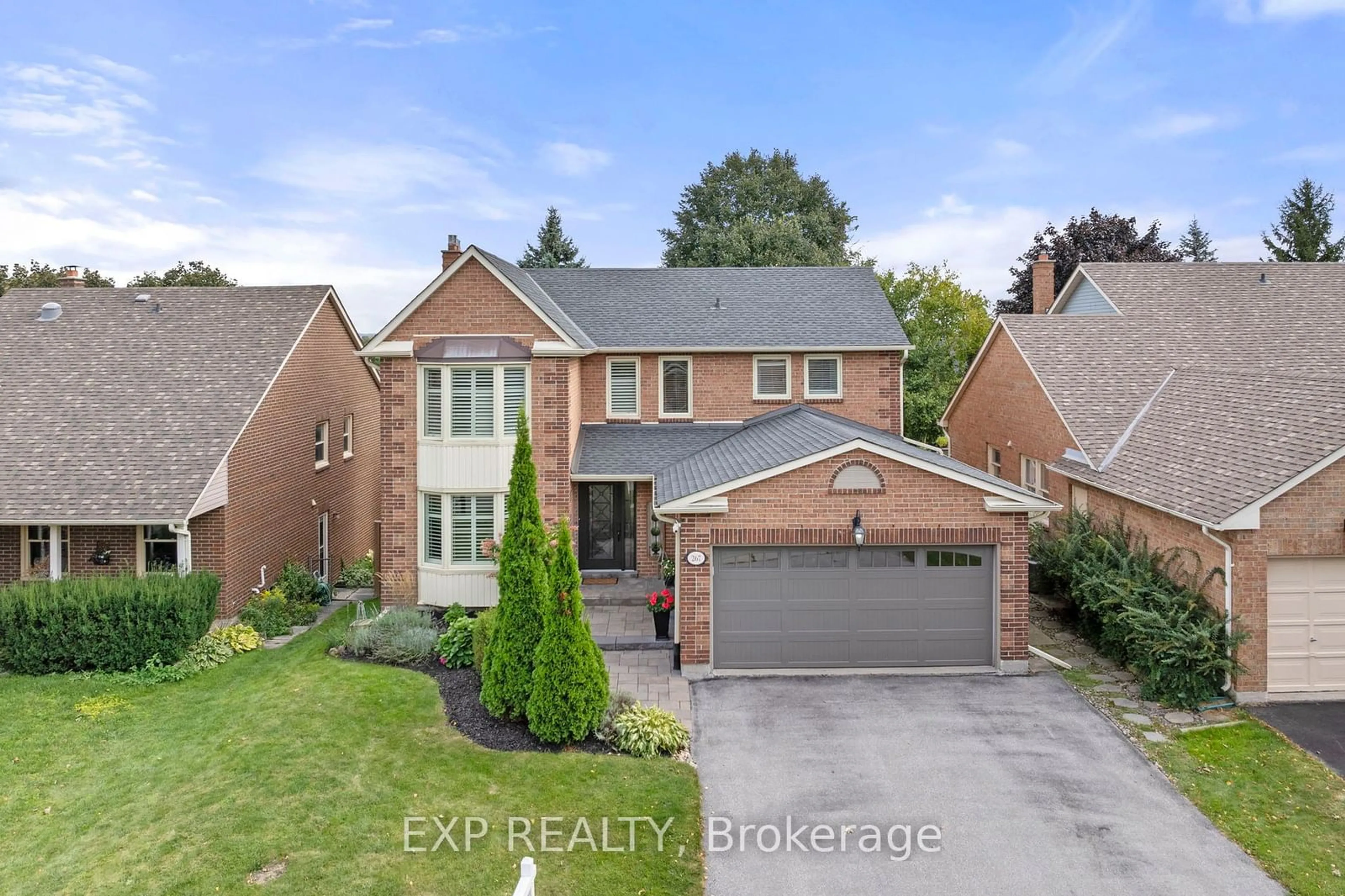 Frontside or backside of a home for 267 John Bowser Cres, Newmarket Ontario L3Y 7N7