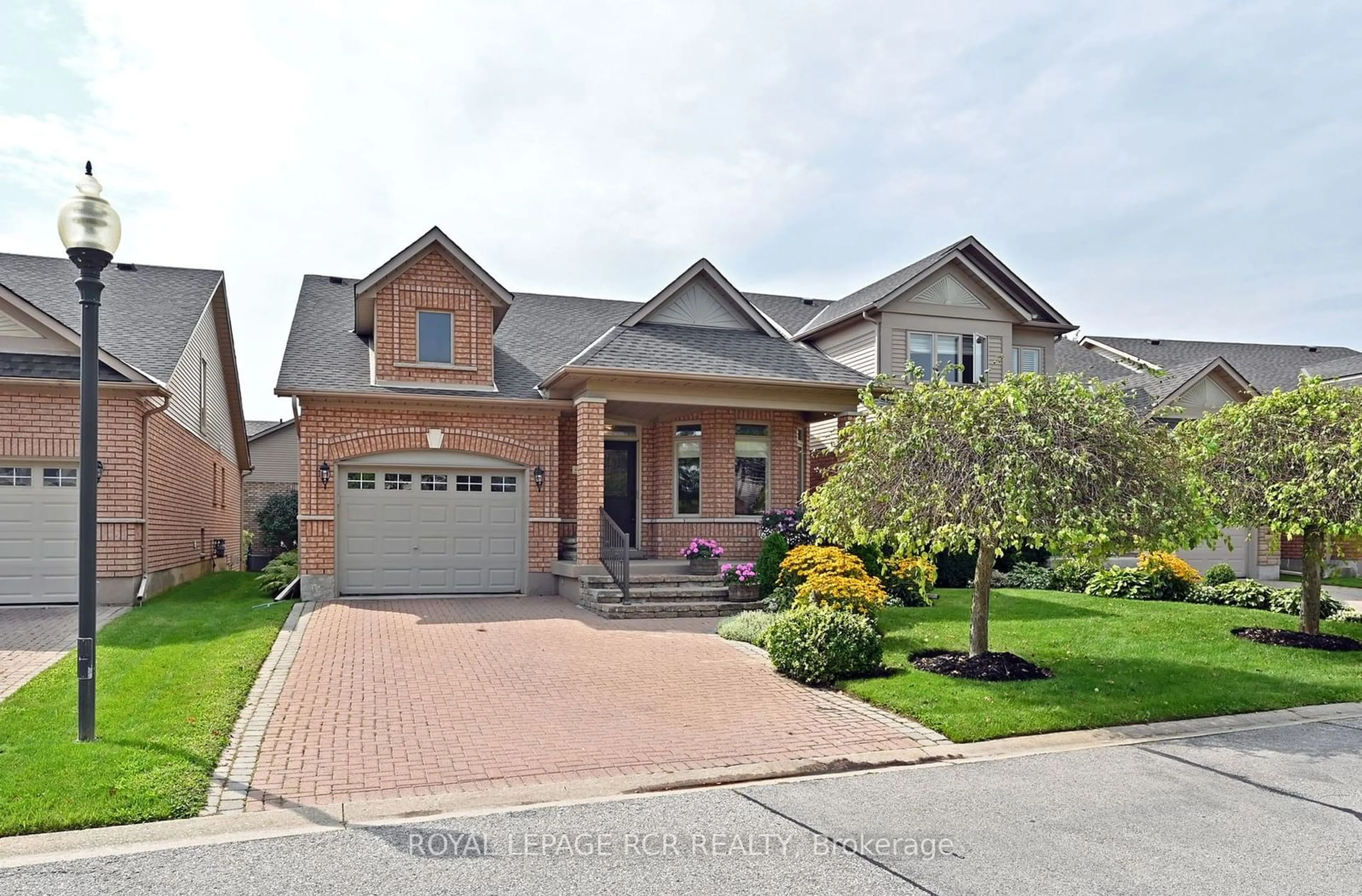 Frontside or backside of a home, the street view for 13 Briar Gate Way, New Tecumseth Ontario L9R 2A6