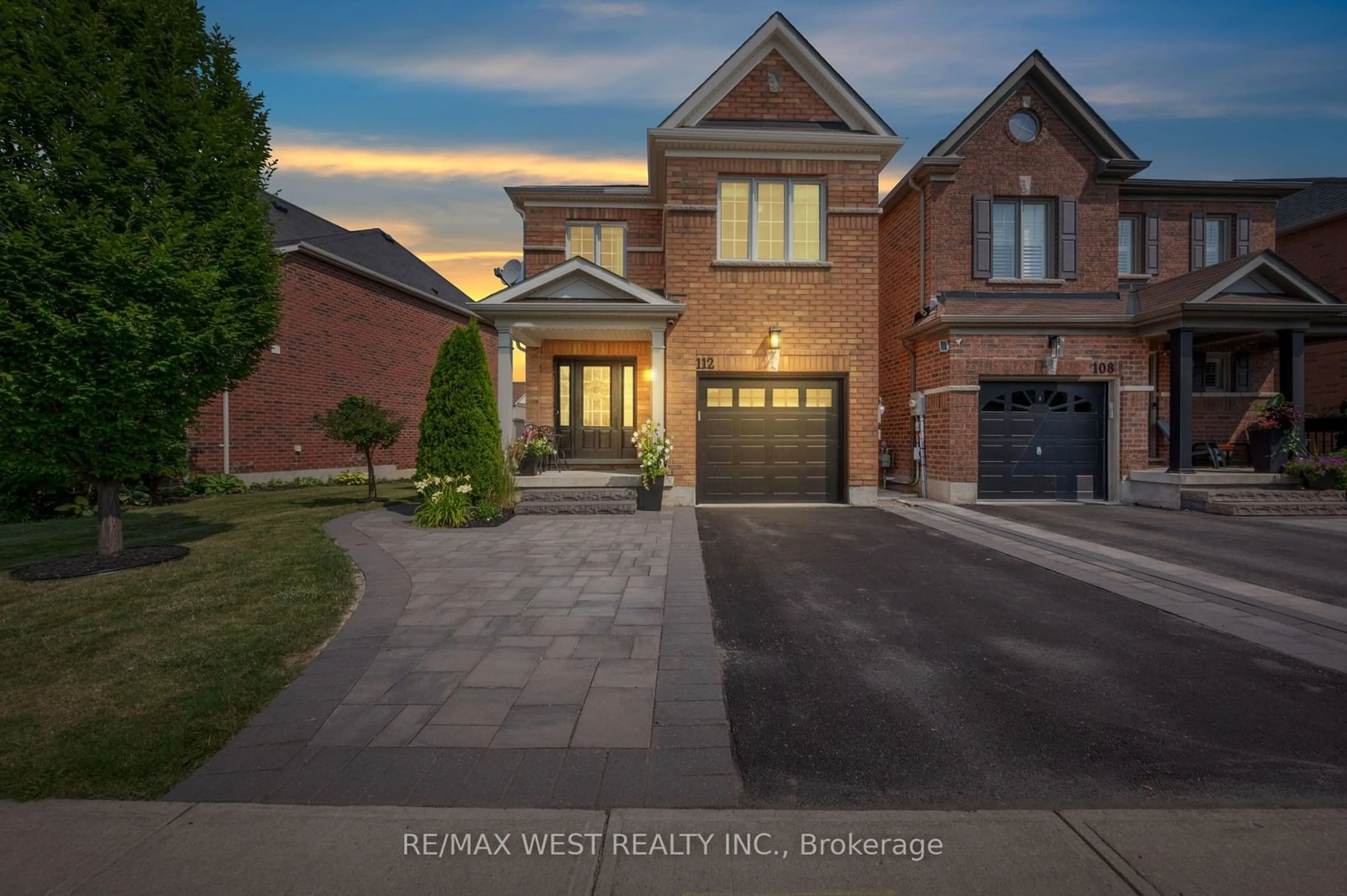 Frontside or backside of a home, the street view for 112 Rutherford Rd, Bradford West Gwillimbury Ontario L3Z 0P6