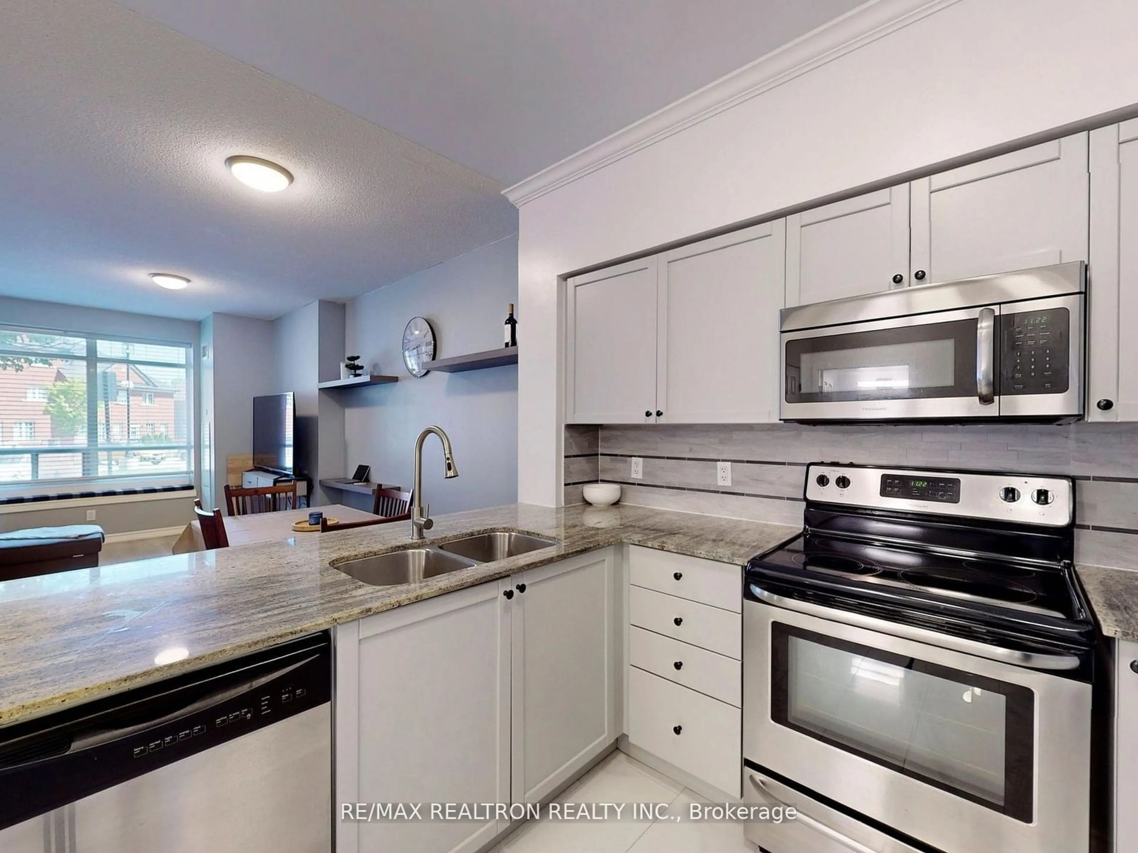 Standard kitchen for 75 King William Cres #102, Richmond Hill Ontario L4B 0C1