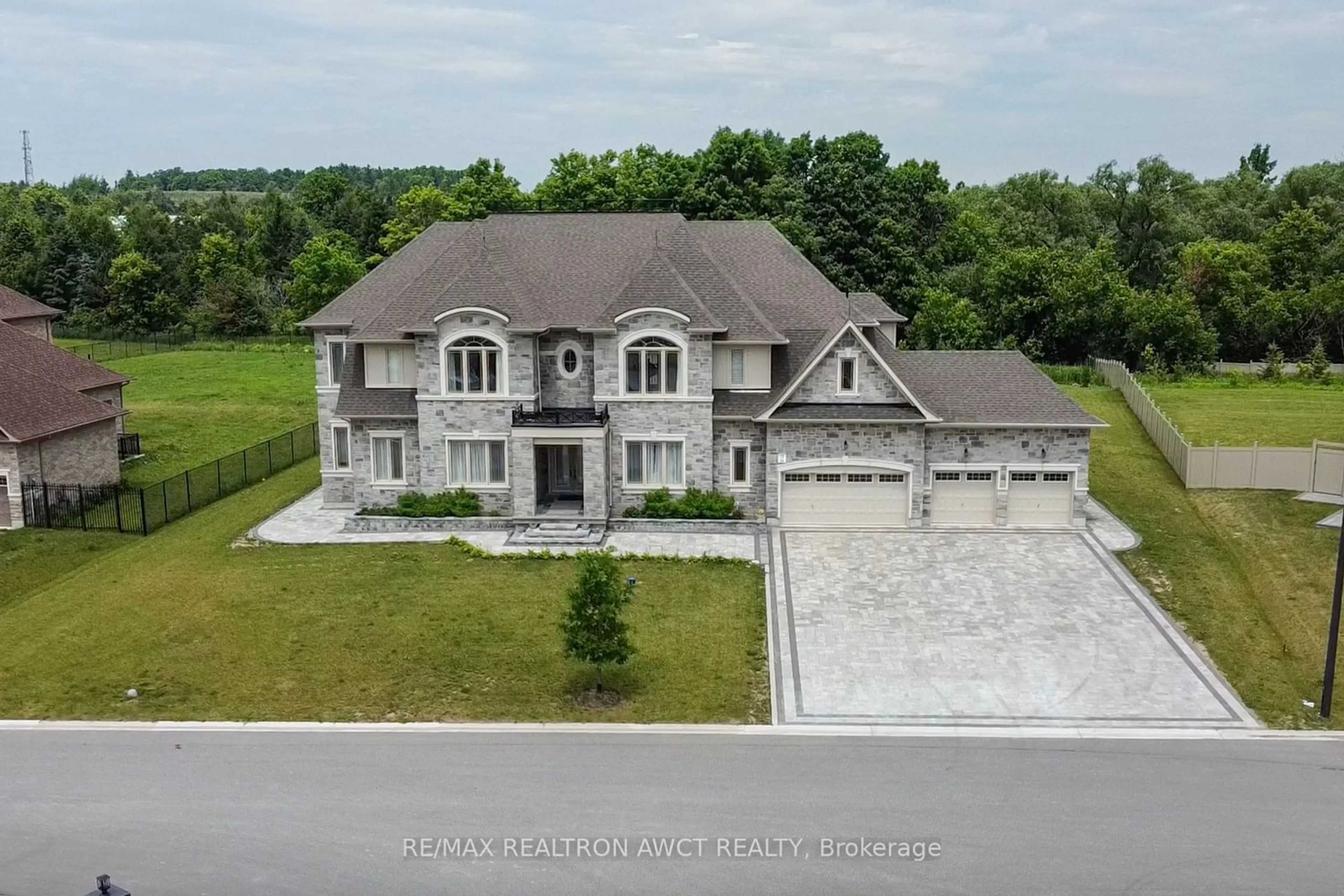 Frontside or backside of a home for 66 Sam Davis Crt, Whitchurch-Stouffville Ontario L4A 4R4