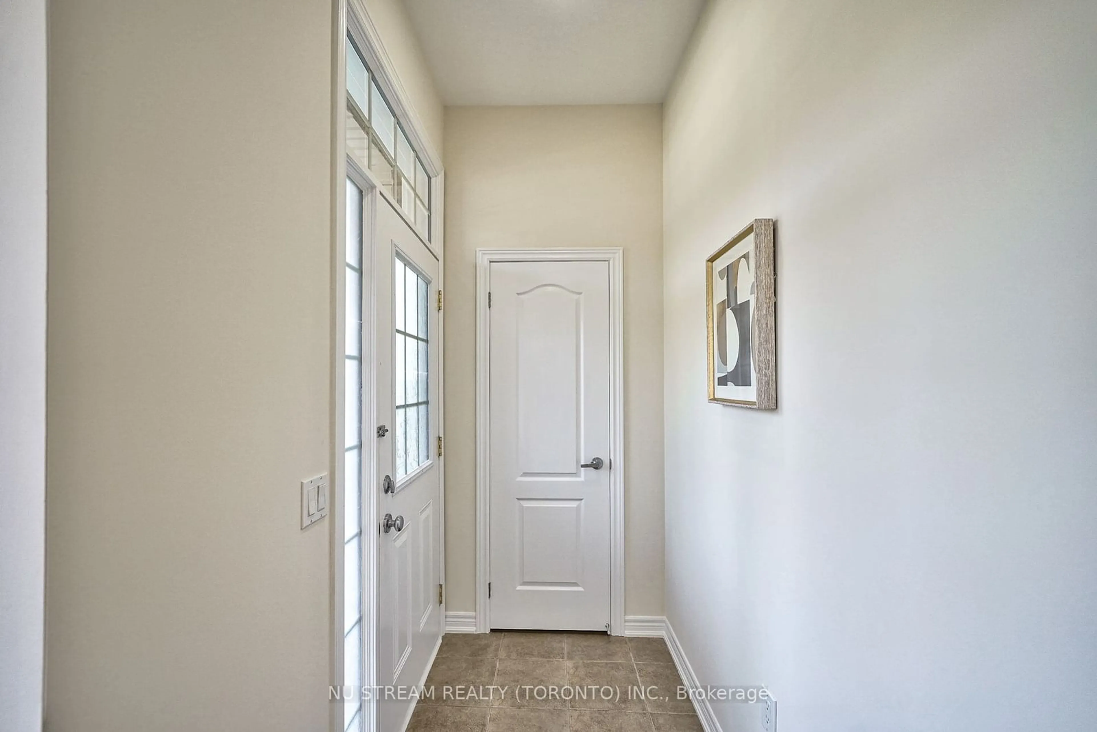 Indoor entryway for 2877 Elgin Mills Rd, Markham Ontario L6C 0H7