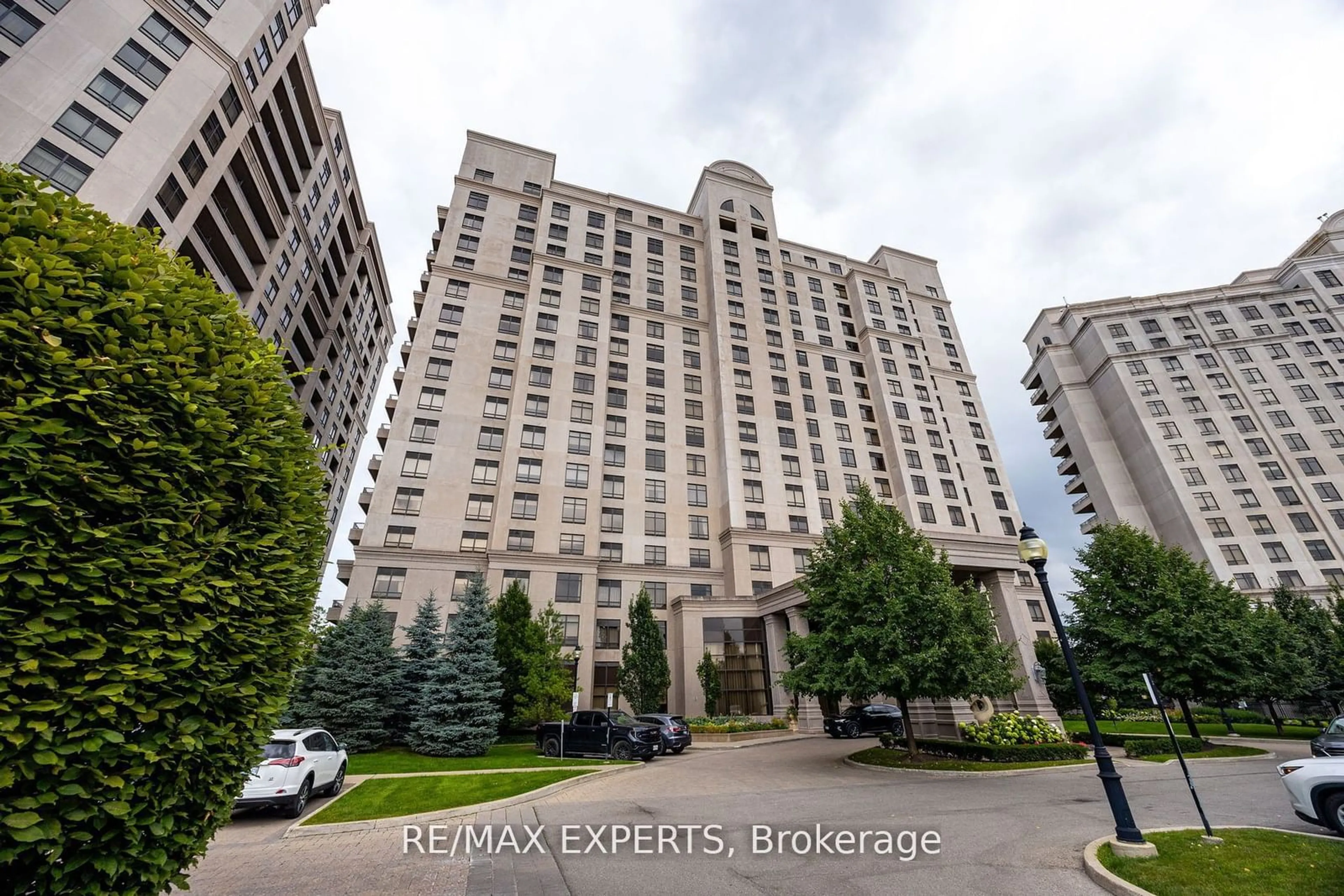 A pic from exterior of the house or condo for 9245 Jane St #414, Vaughan Ontario L6A 0J9