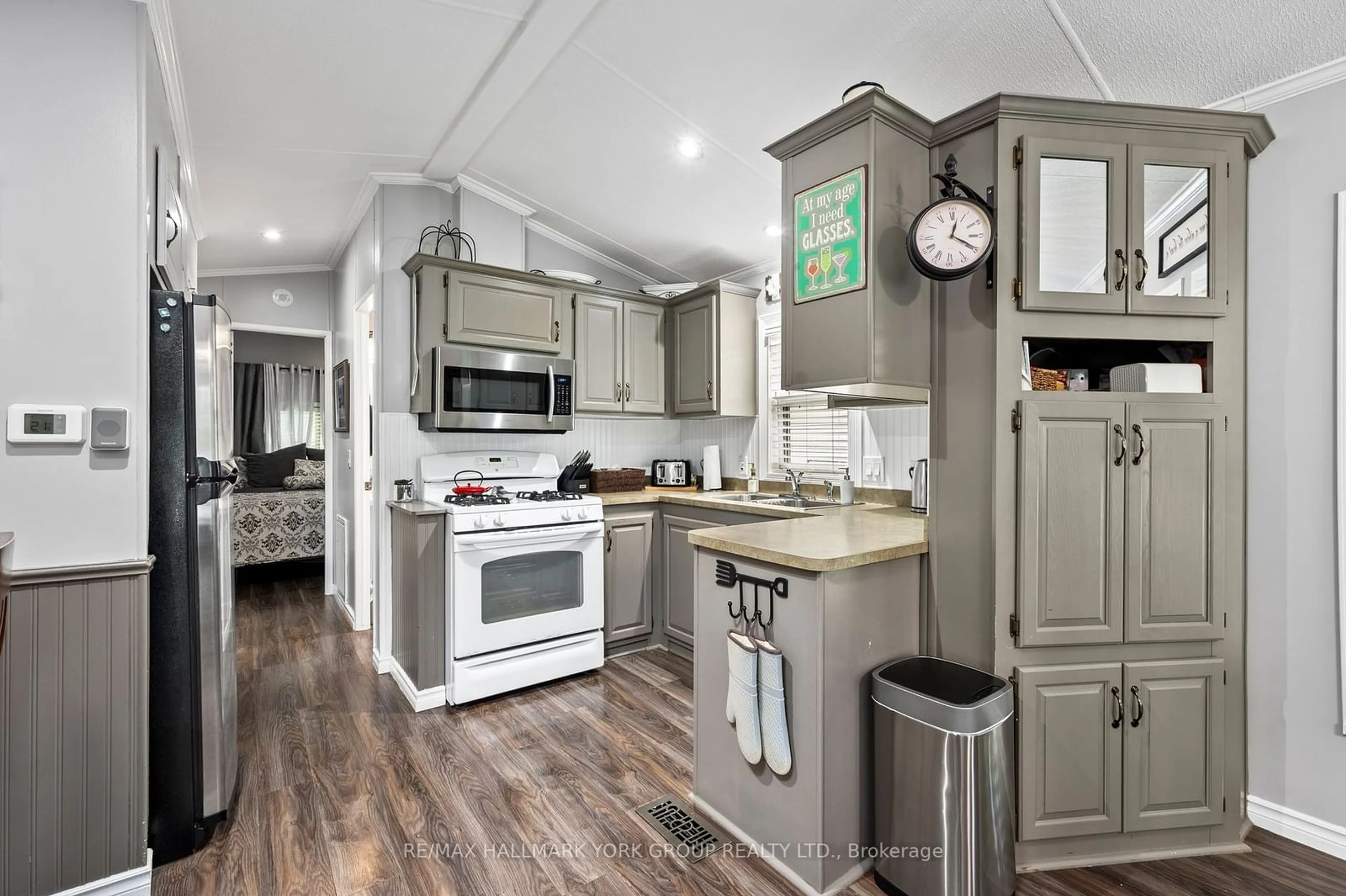 Open concept kitchen, unknown for 21469 ON-48, East Gwillimbury Ontario L0G 1M0