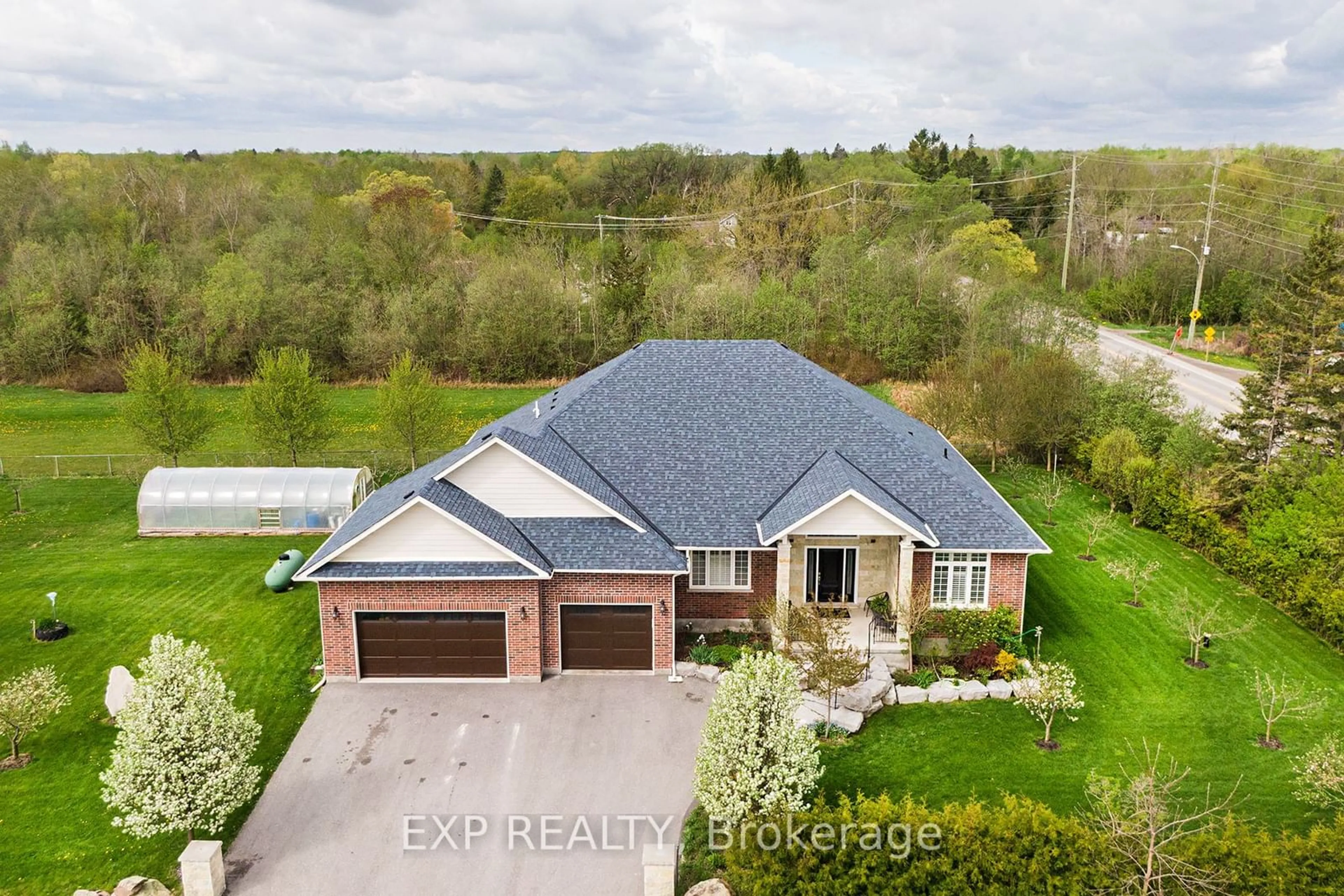 Frontside or backside of a home, cottage for 4 Blake St, East Gwillimbury Ontario L0E 1R0