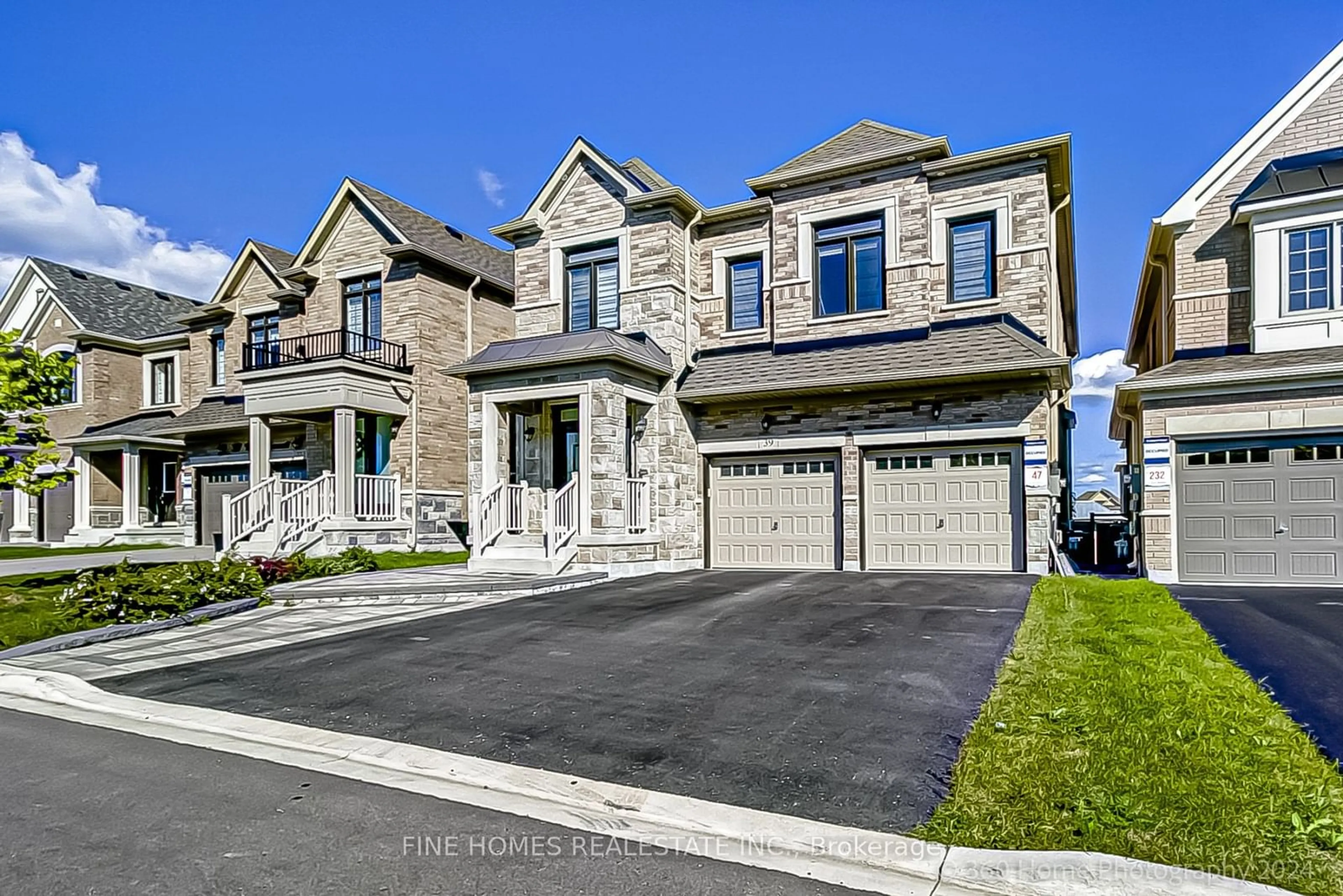 A pic from exterior of the house or condo, the street view for 39 Tesla Cres, East Gwillimbury Ontario L9N 0T3