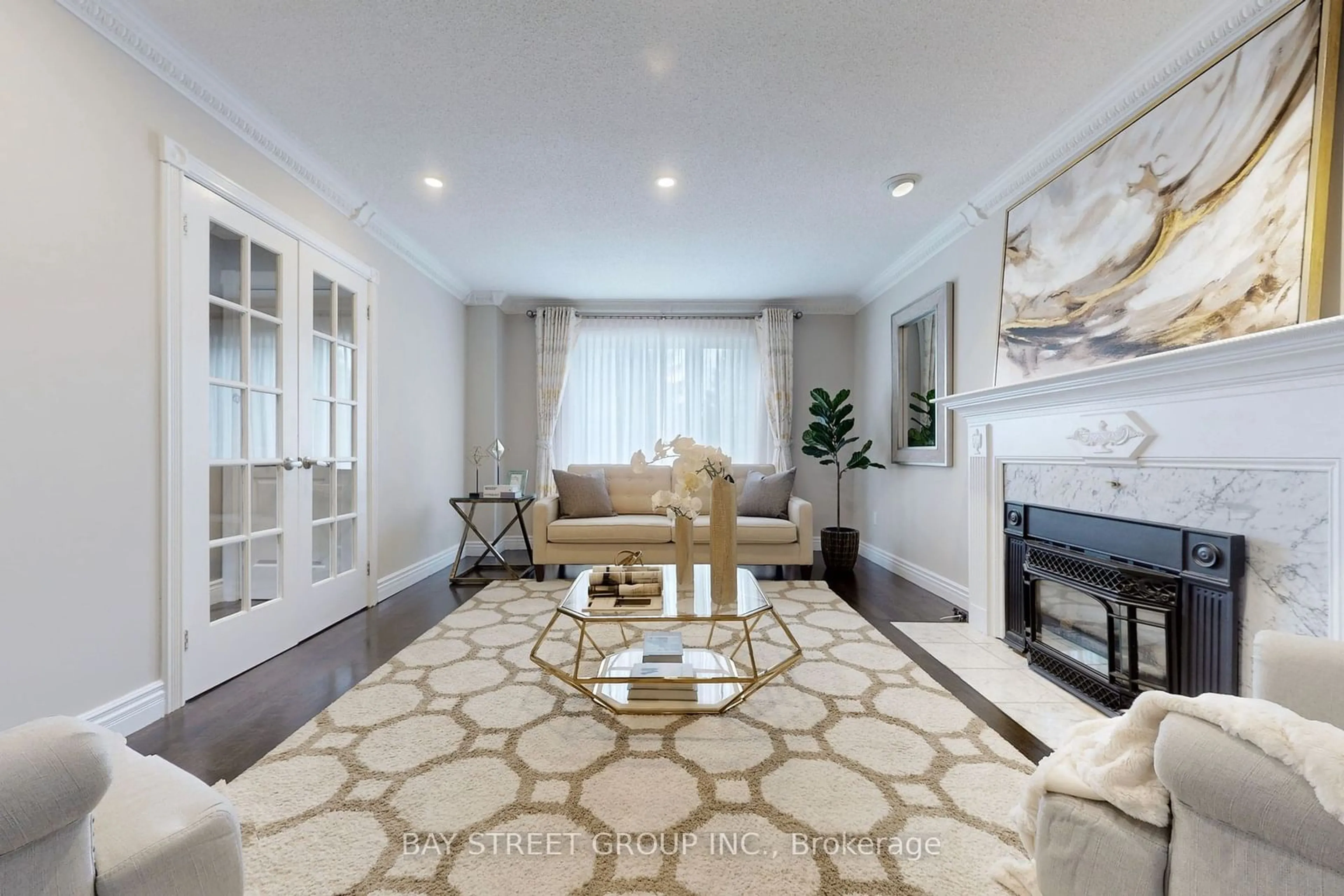 Living room, carpet floors for 19 West Park Blvd, Whitchurch-Stouffville Ontario L0H 1G0