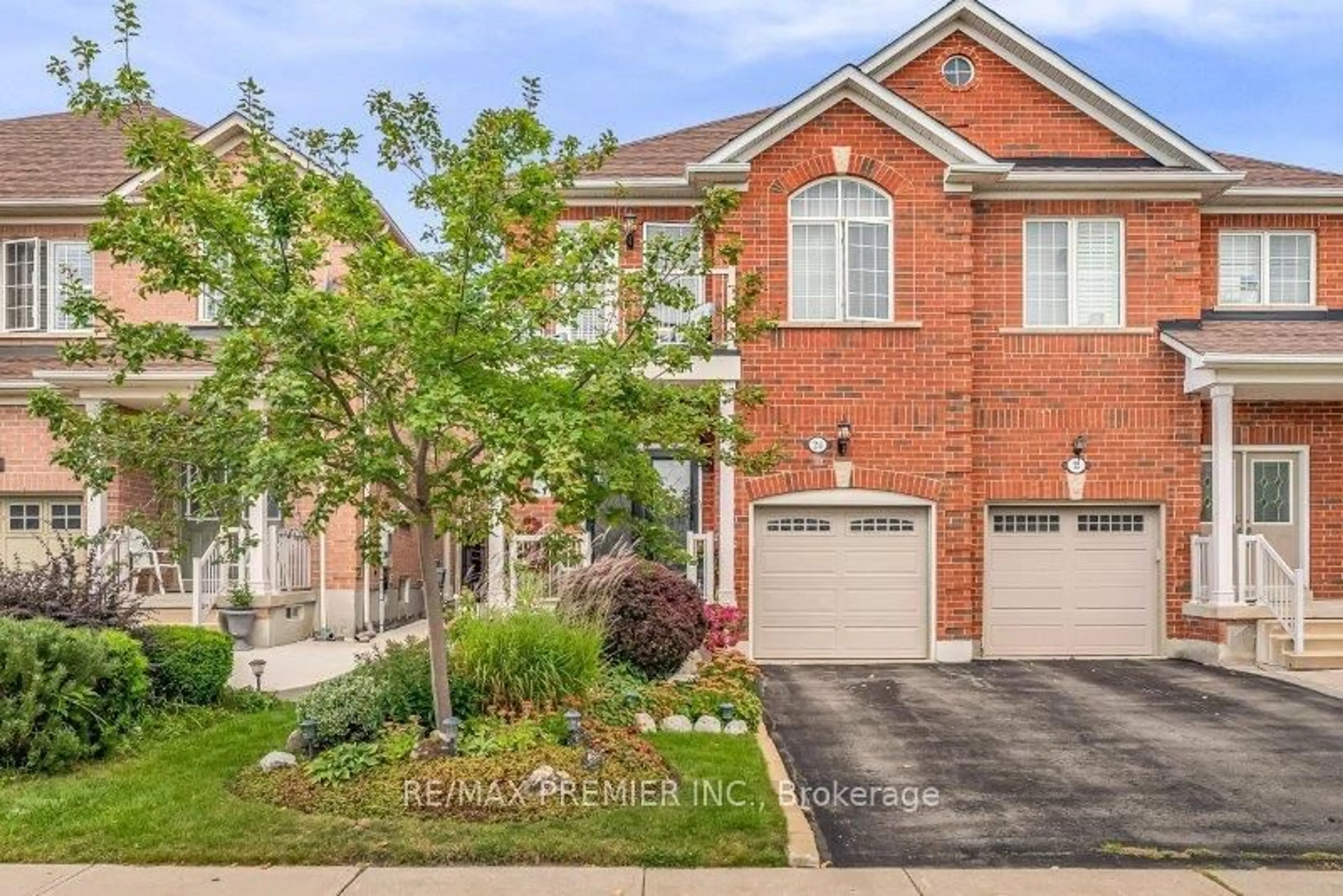 A pic from exterior of the house or condo, the street view for 24 Mediterra Dr, Vaughan Ontario L4H 3B7