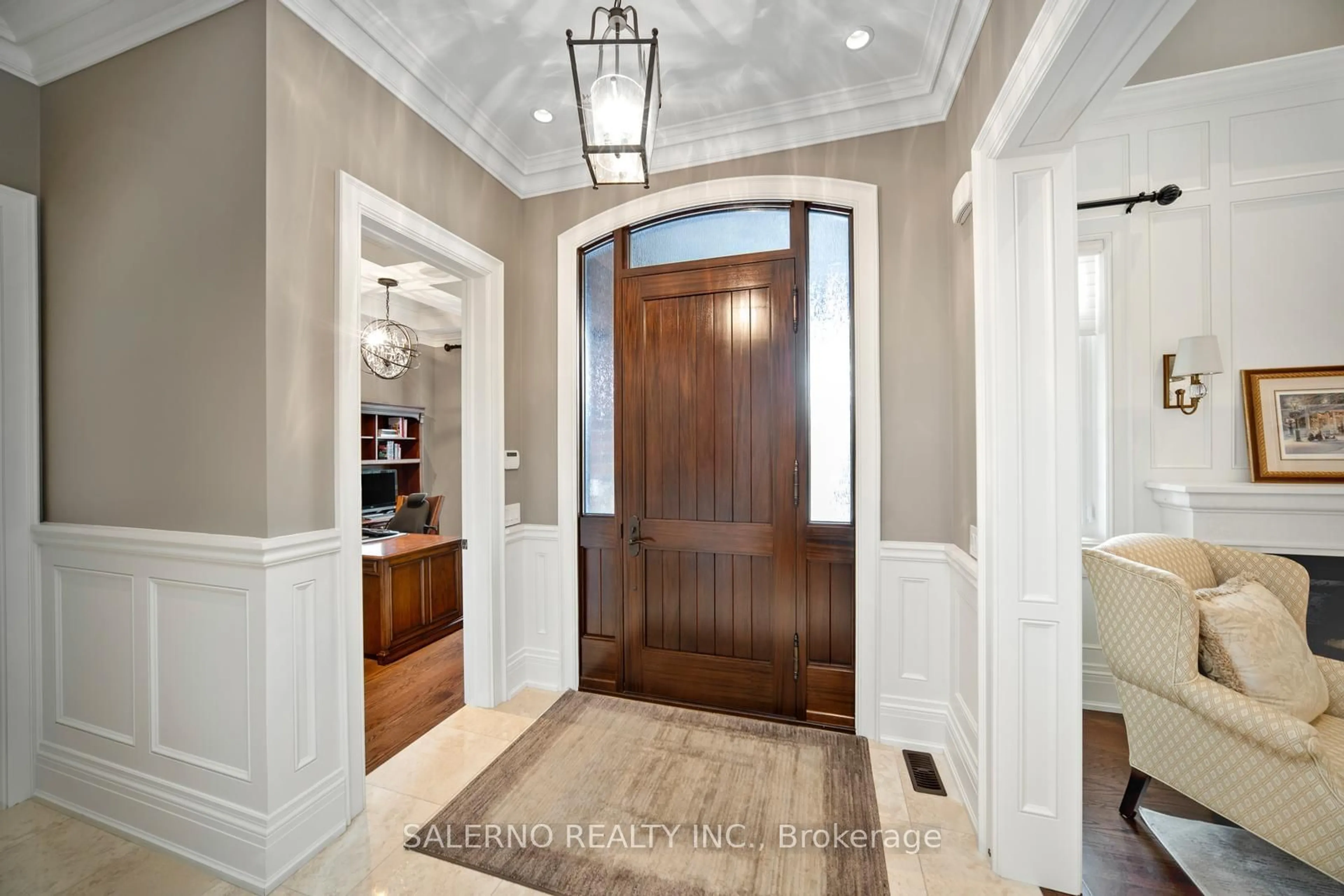 Indoor entryway for 58 Austin Rumble Crt, King Ontario L7B 0B2