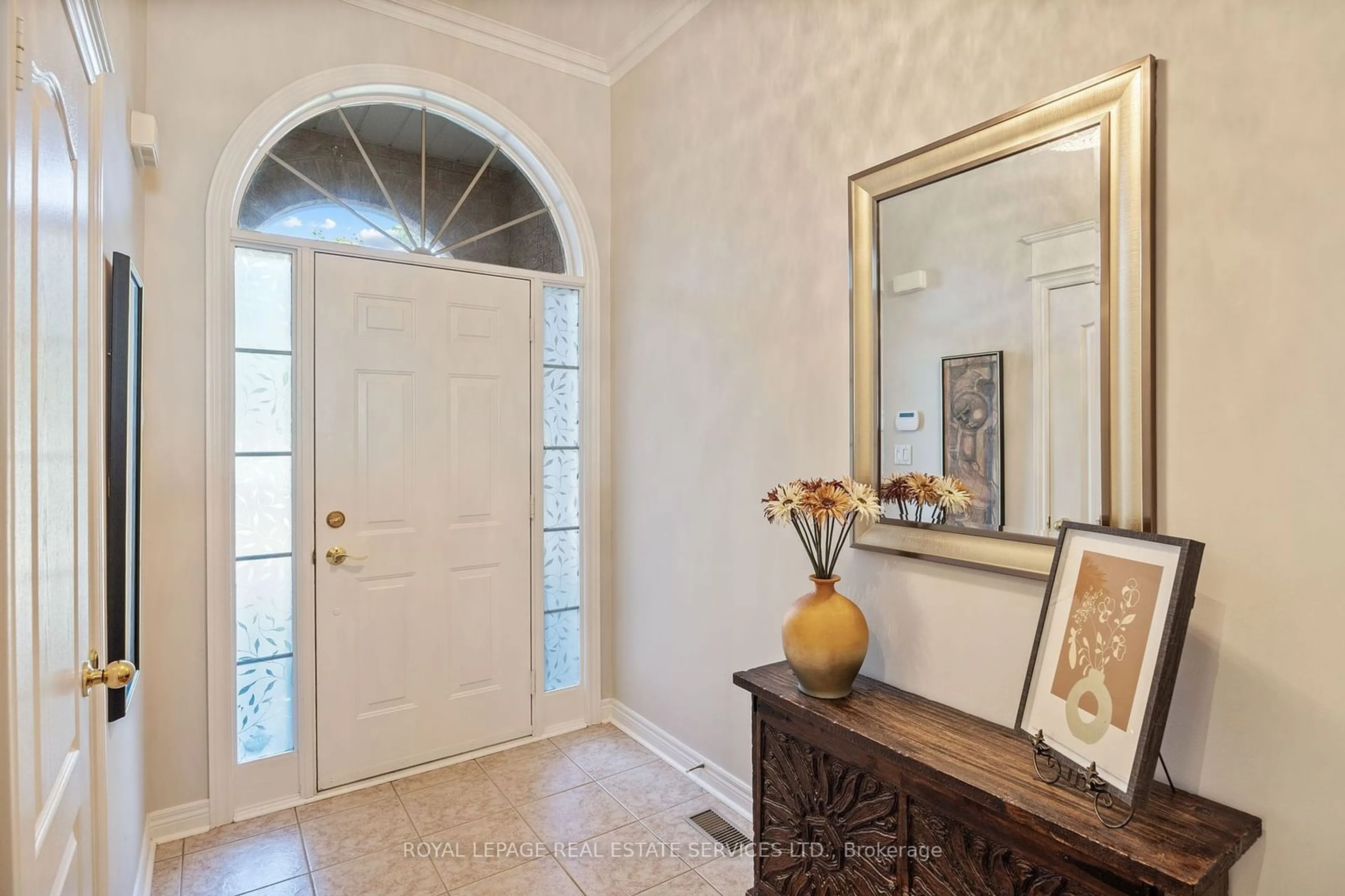 Indoor entryway for 140 Kingsbridge Circ, Vaughan Ontario L4J 8P2