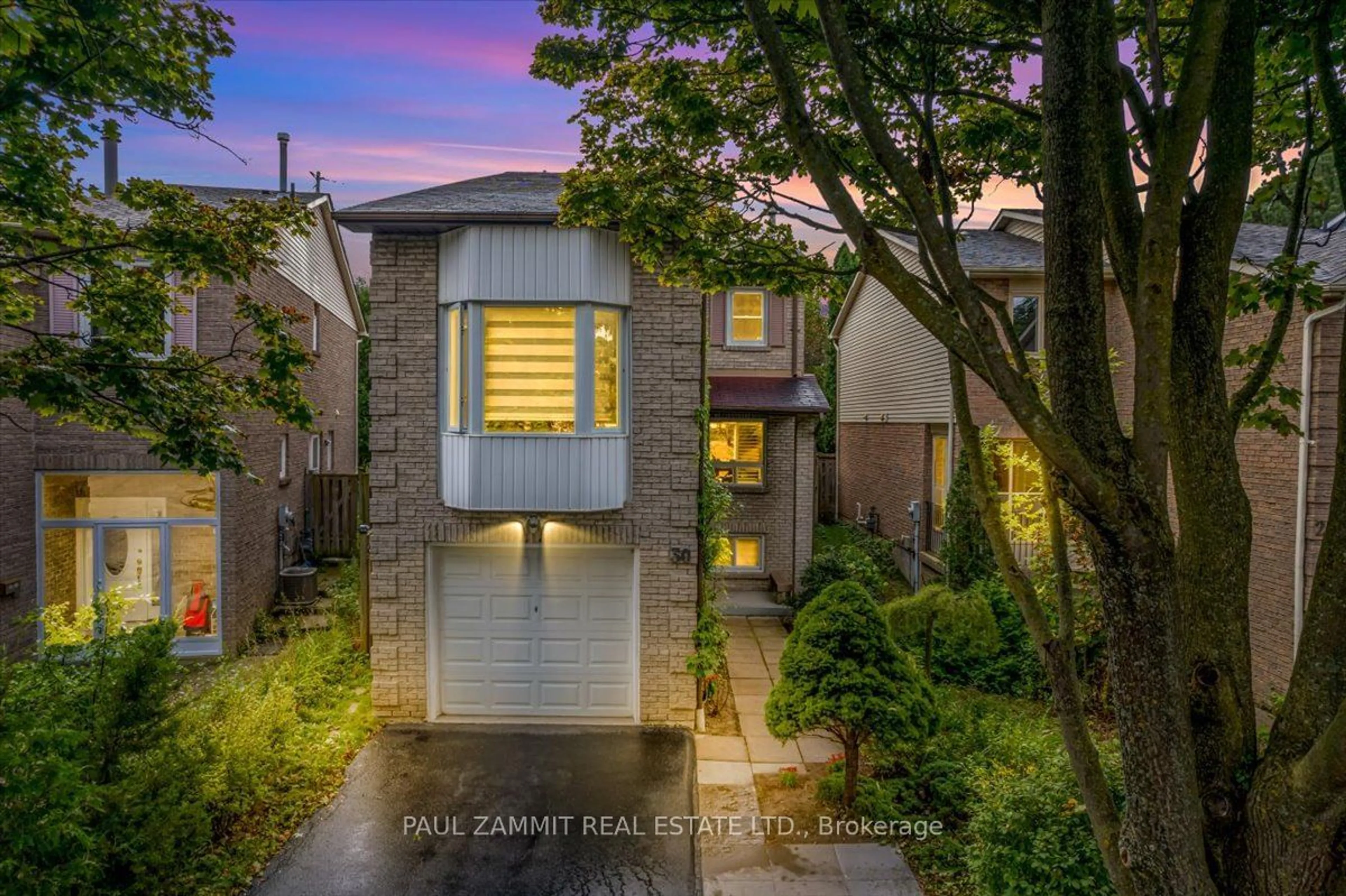 A pic from exterior of the house or condo, the street view for 30 Baywood Crt, Markham Ontario L3T 5W3