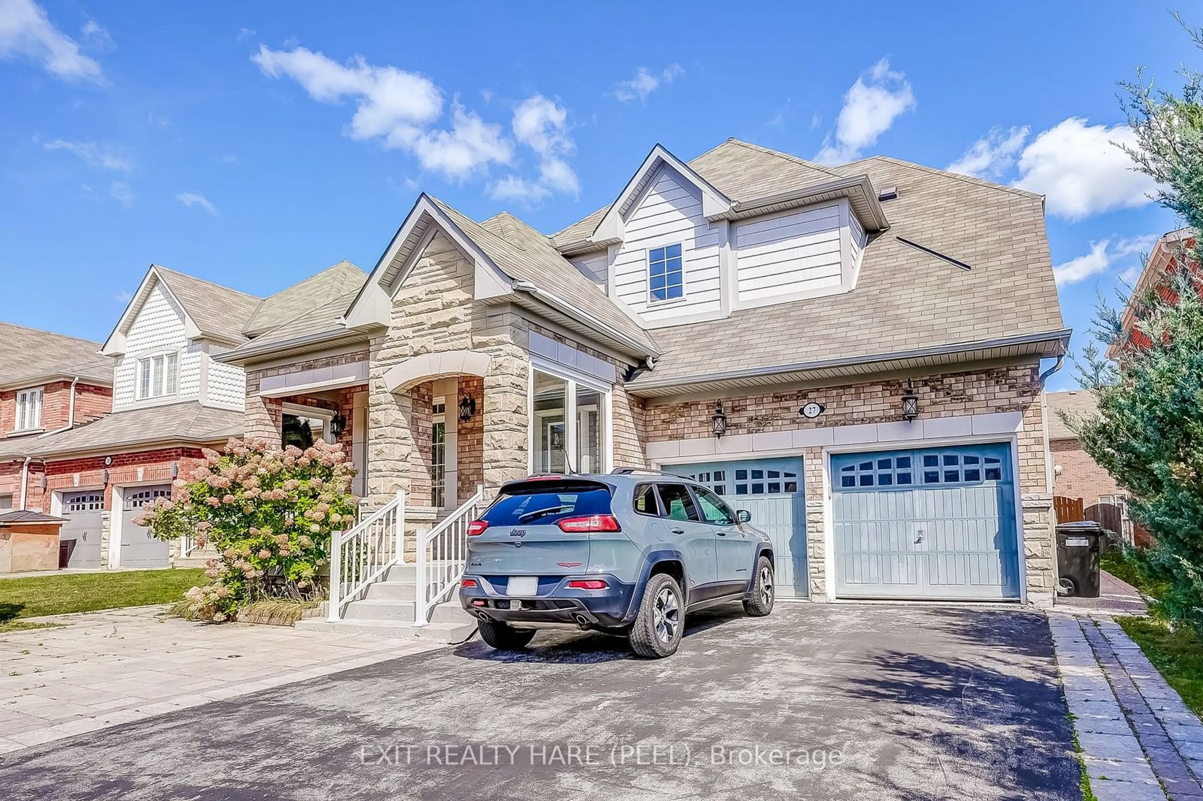 Frontside or backside of a home, cottage for 27 McCann Cres, Bradford West Gwillimbury Ontario L3Z 0G6