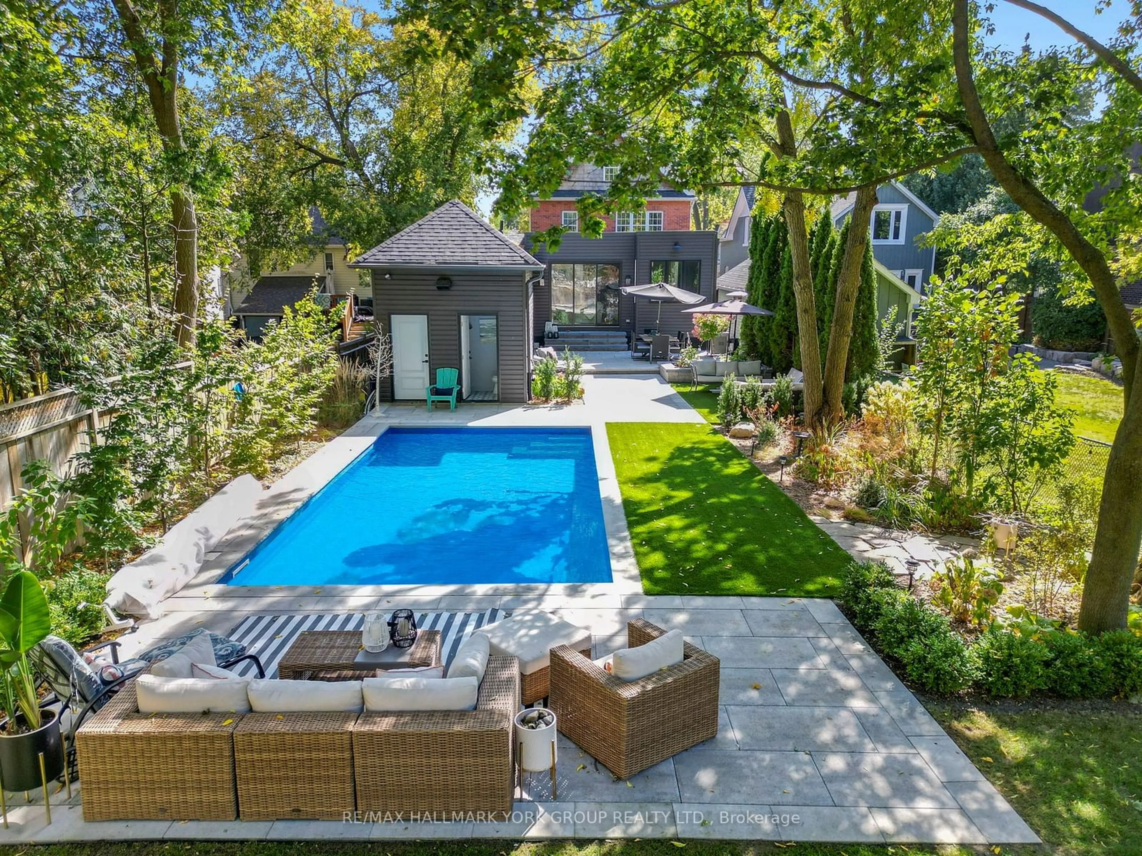 Patio, the fenced backyard for 119 Richmond St, Richmond Hill Ontario L4C 3Y6