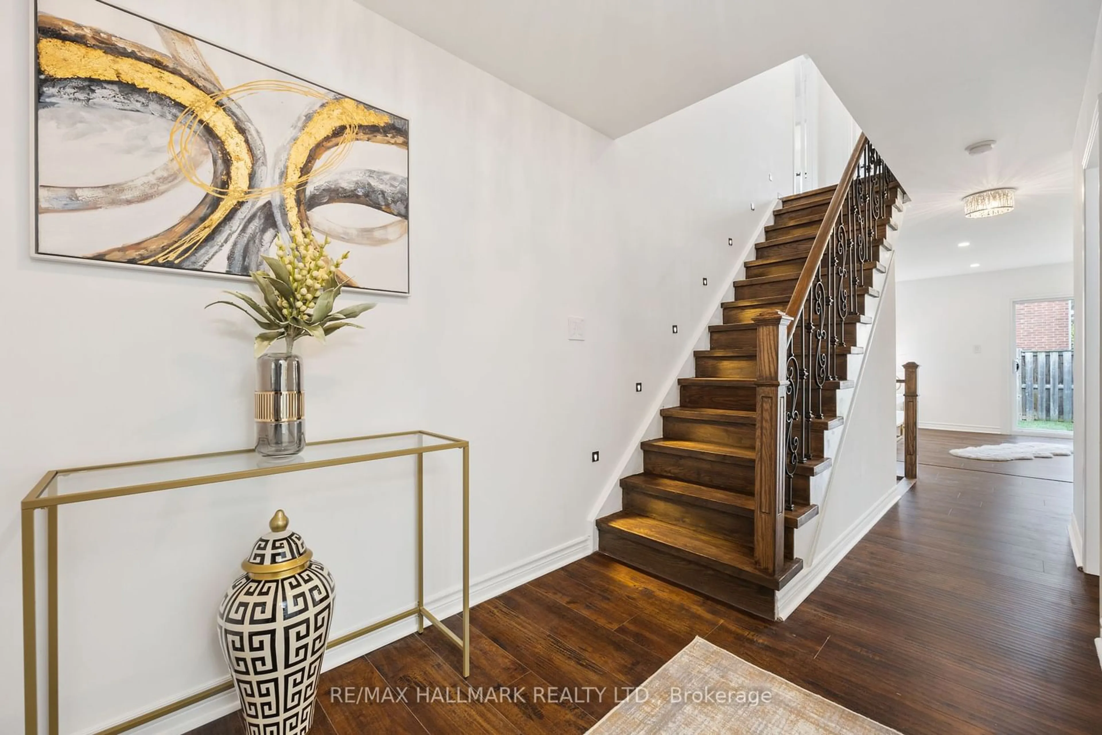 Indoor entryway, wood floors for 83 Matthew Boyd Cres, Newmarket Ontario L3X 3C5