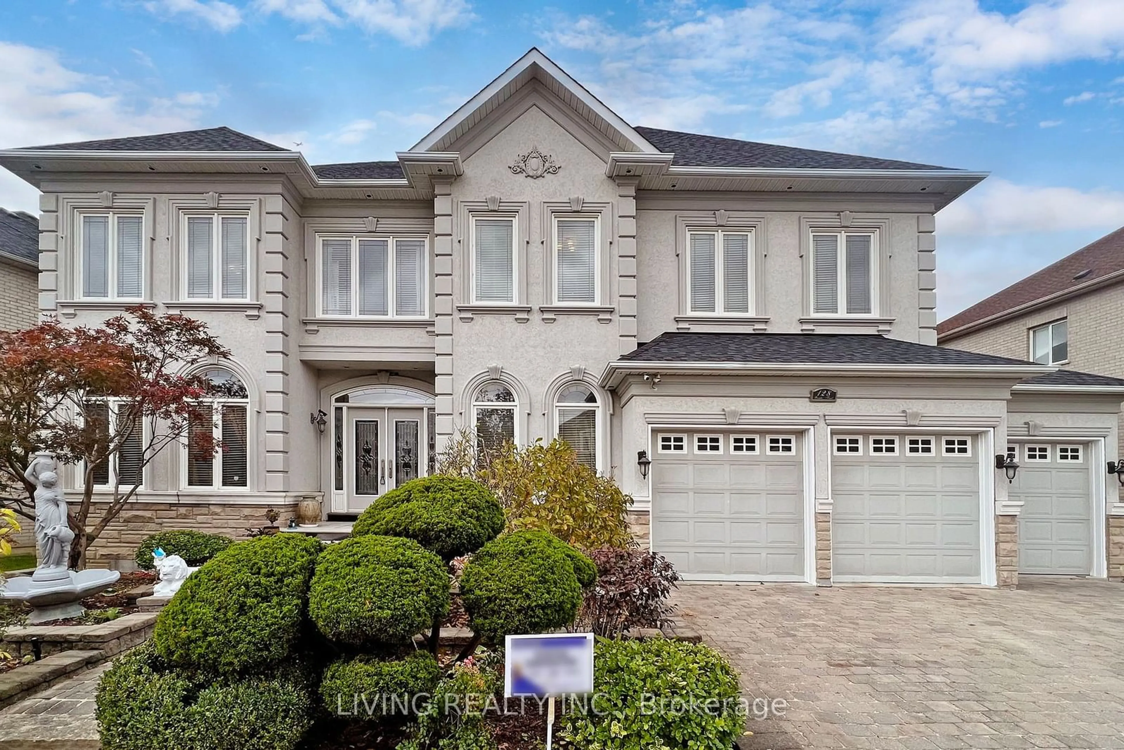 Frontside or backside of a home, the street view for 128 Boake Tr, Richmond Hill Ontario L4B 4B7