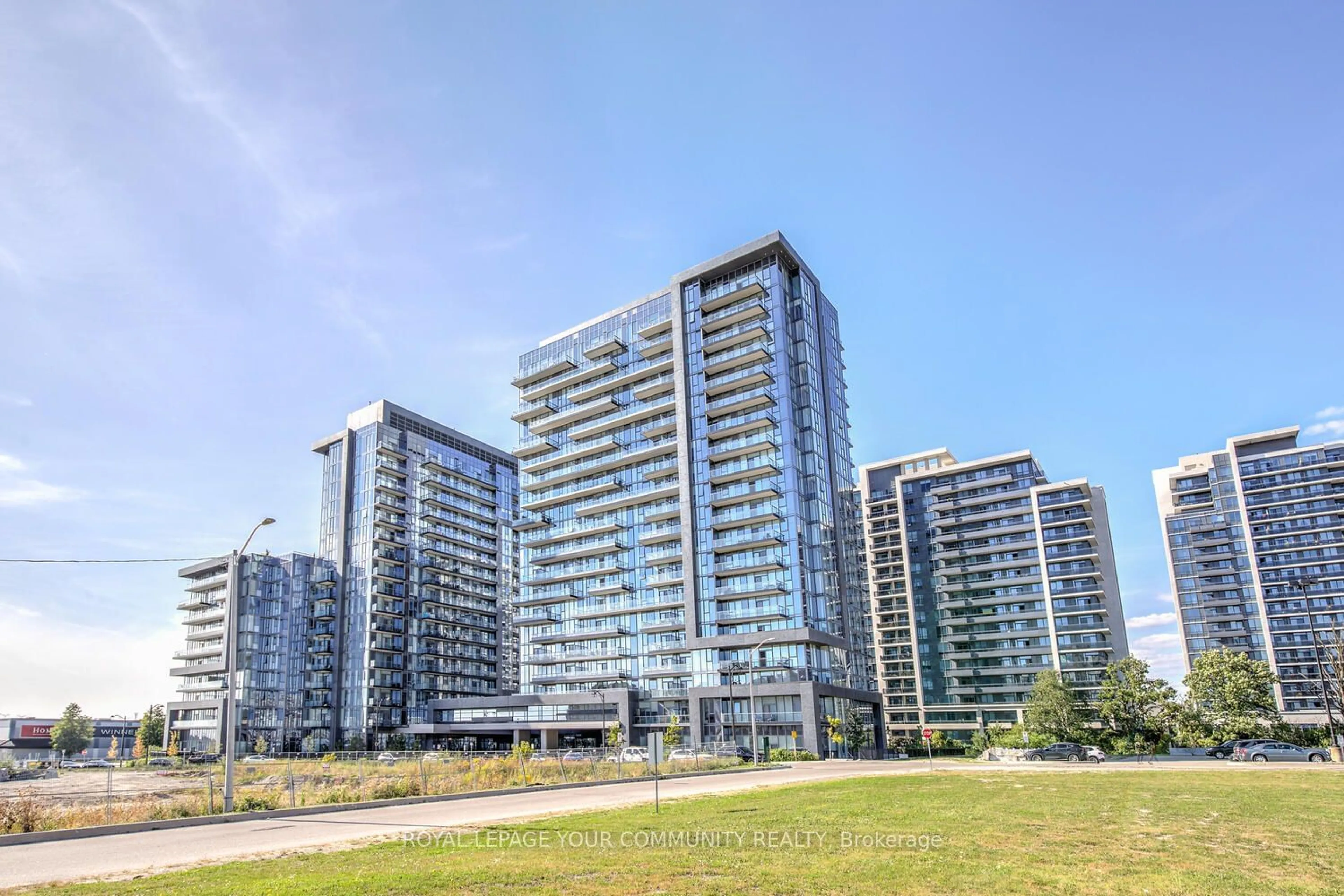 A pic from exterior of the house or condo, the view of city buildings for 20 Gatineau Dr #1206E, Vaughan Ontario L4J 0L3