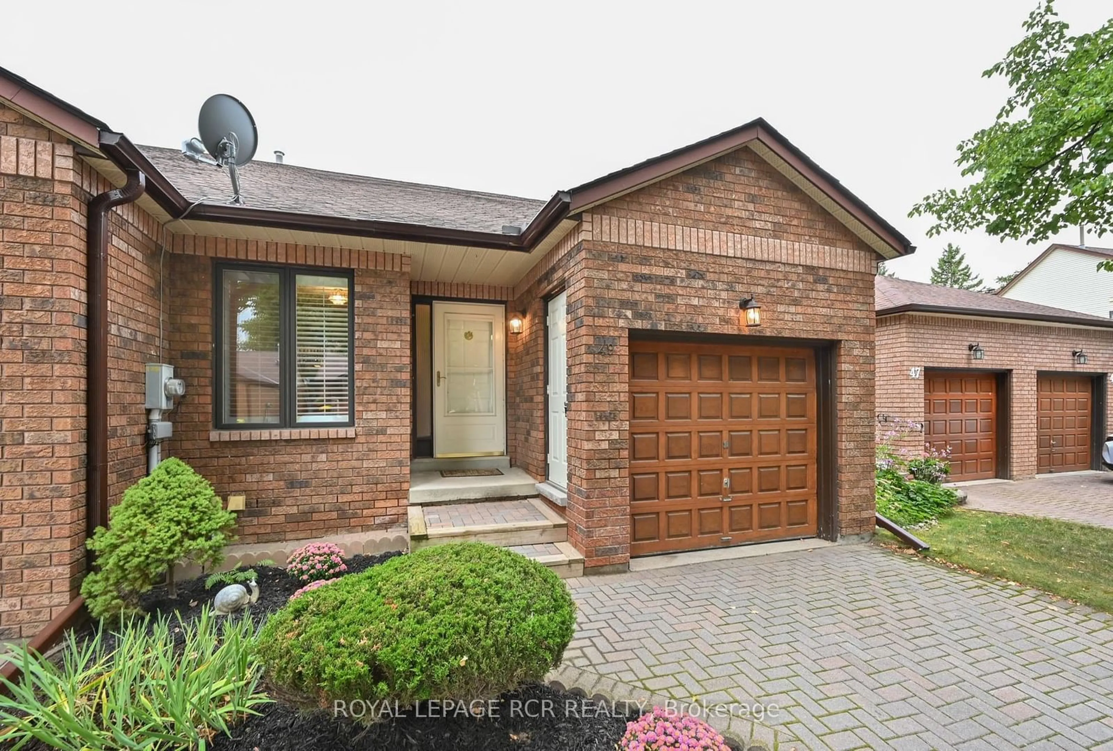 Home with brick exterior material for 49 Green Briar Rd, New Tecumseth Ontario L9R 1R6