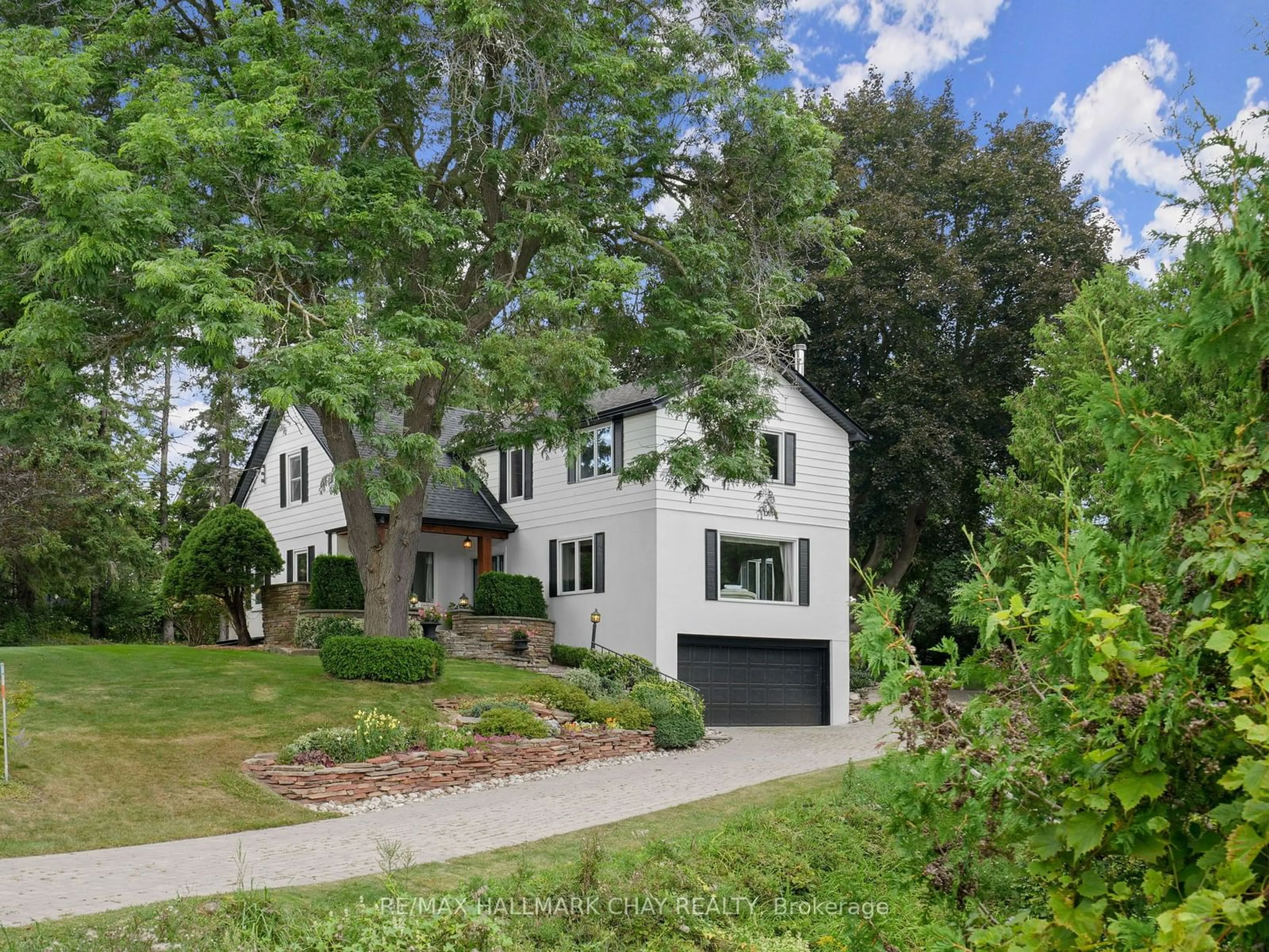 Frontside or backside of a home, the street view for 5053 Boyne St, New Tecumseth Ontario L9R 1V2