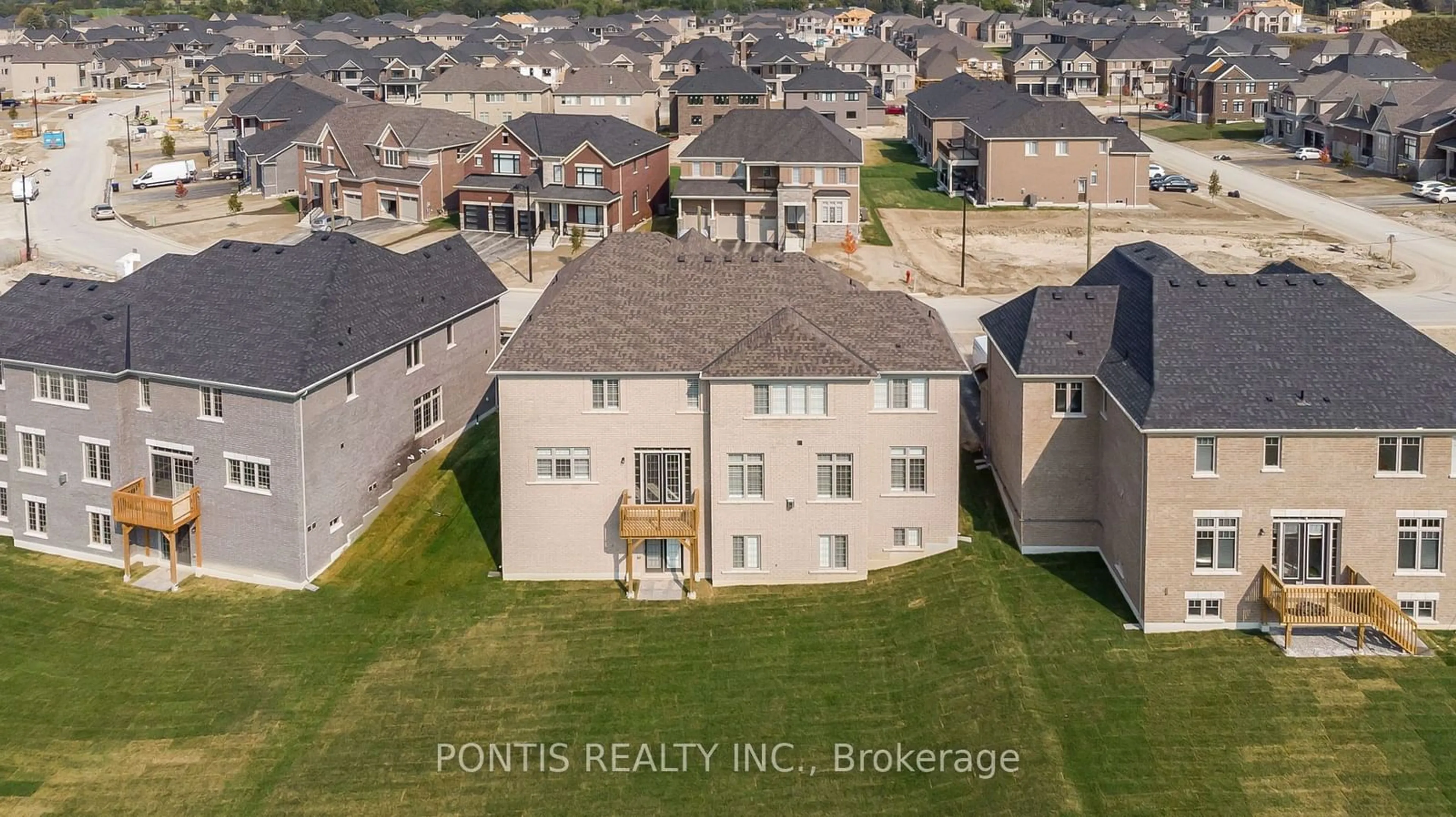 Frontside or backside of a home, the fenced backyard for 89 Marigold Blvd, Adjala-Tosorontio Ontario L0G 1W0