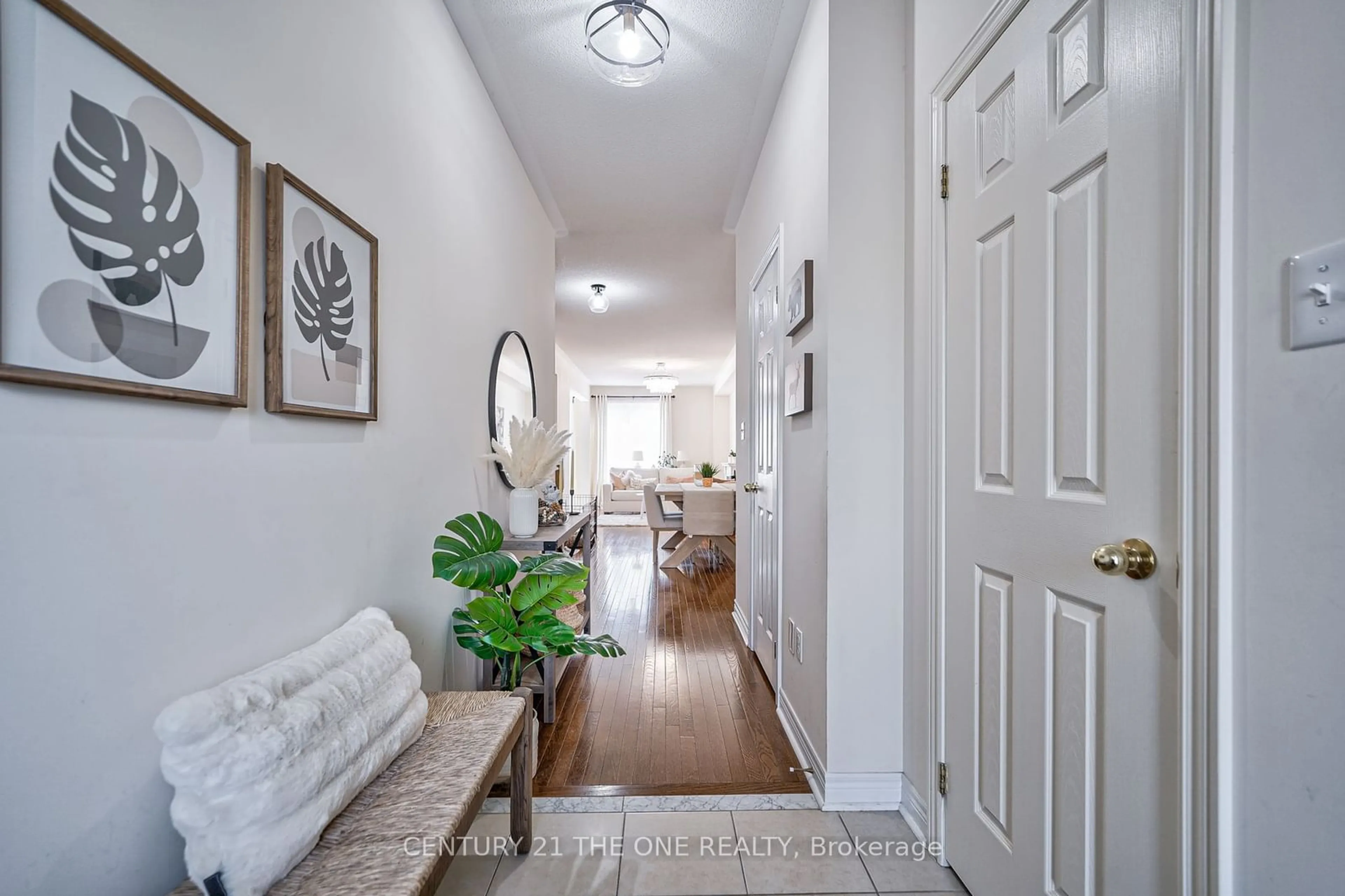 Indoor entryway, wood floors for 47 Hawkes Dr, Richmond Hill Ontario L4S 0C3