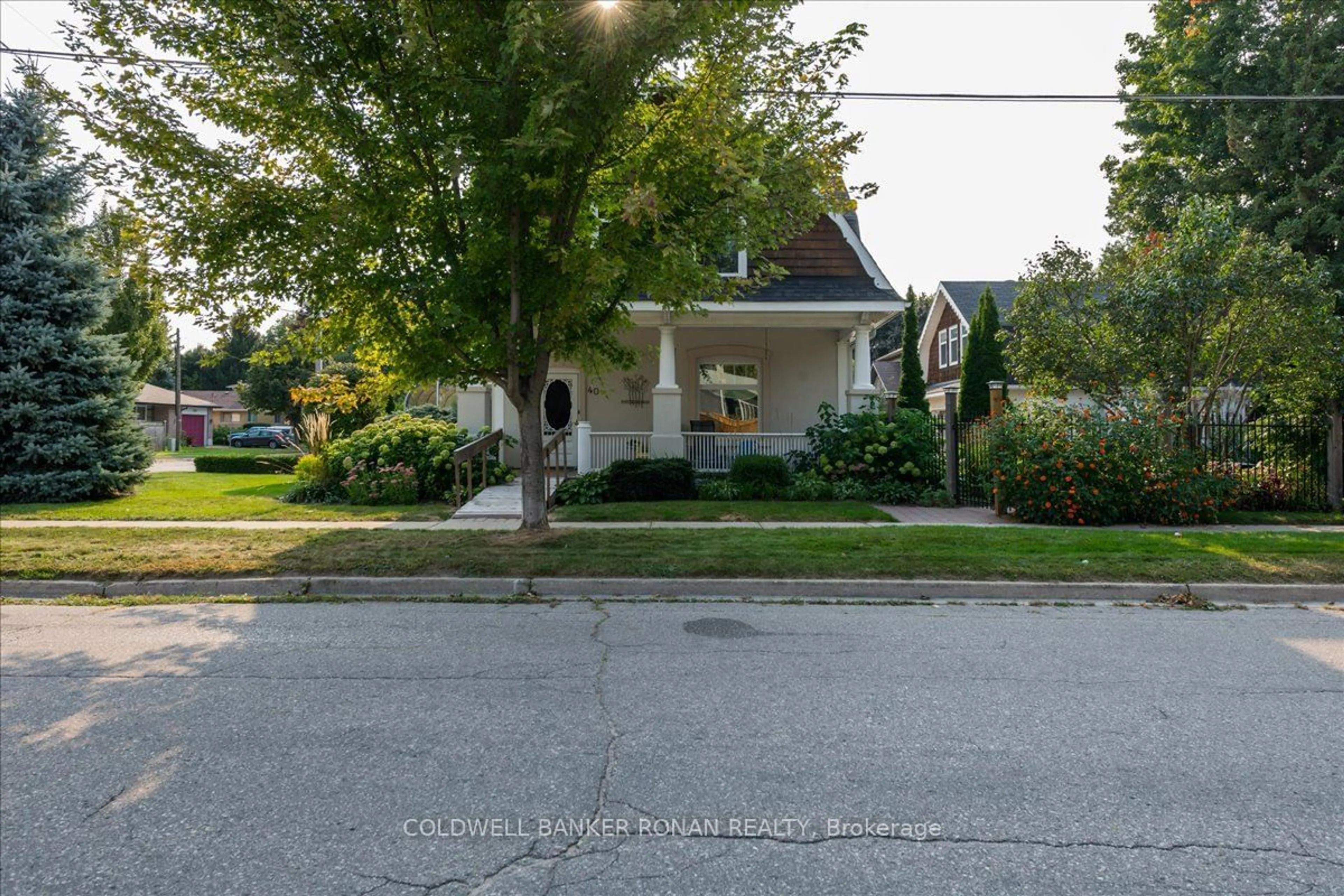 Frontside or backside of a home, the street view for 40 McDonald St, New Tecumseth Ontario L0G 1A0