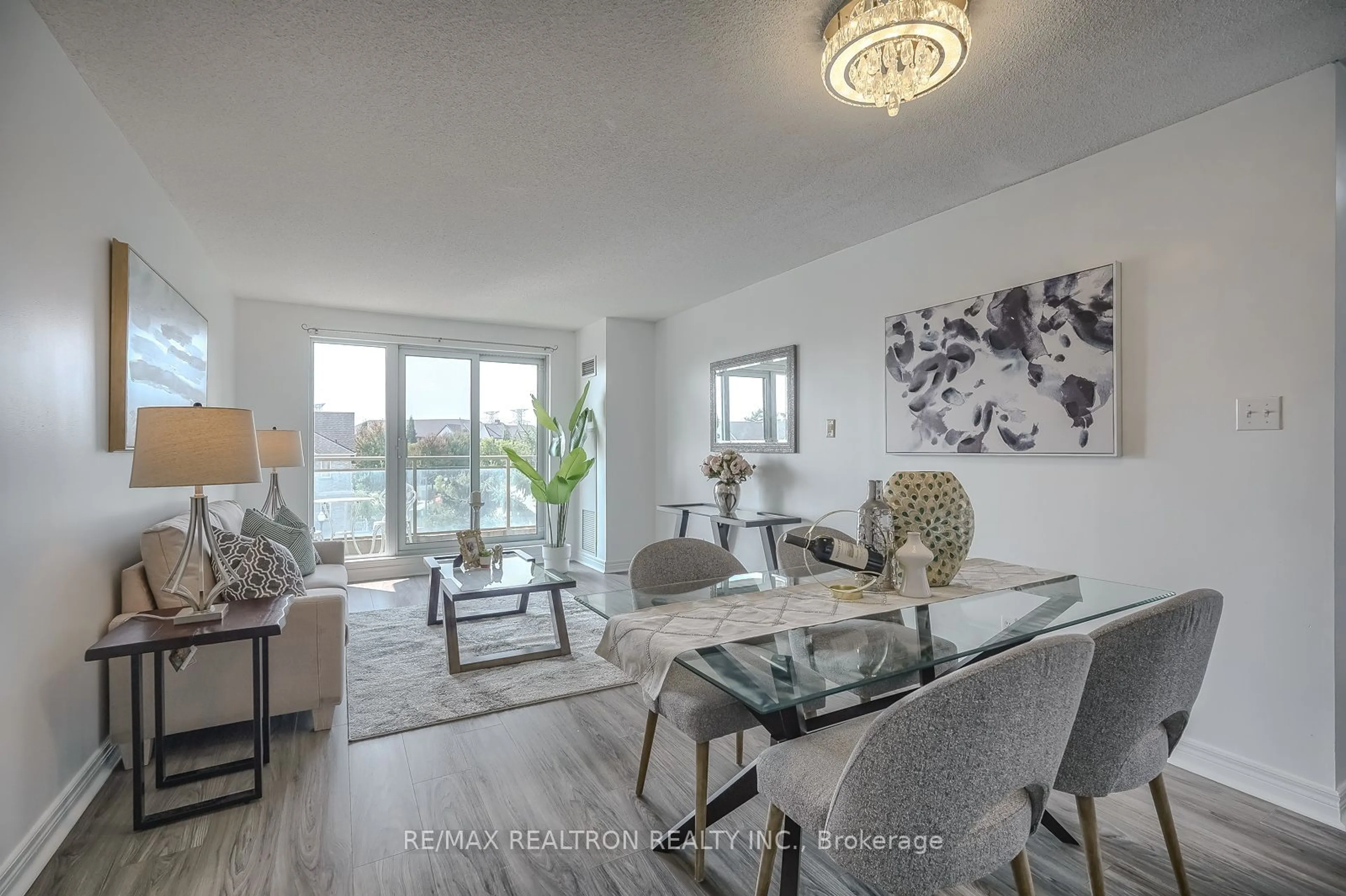 Dining room for 399 South Park Rd #505, Markham Ontario L3T 7W6