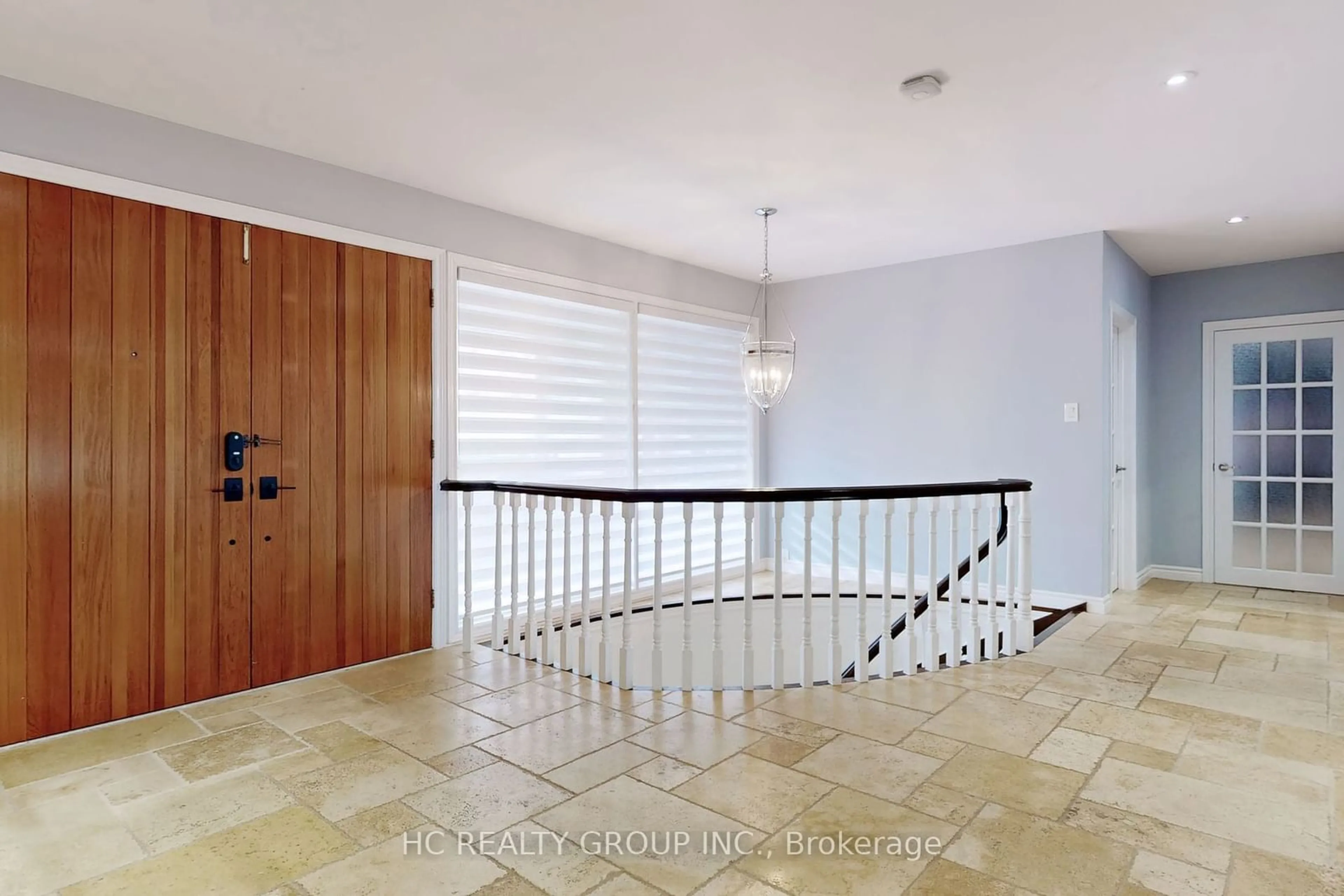 Indoor foyer for 83 Fairway Heights Dr, Markham Ontario L3T 3A7