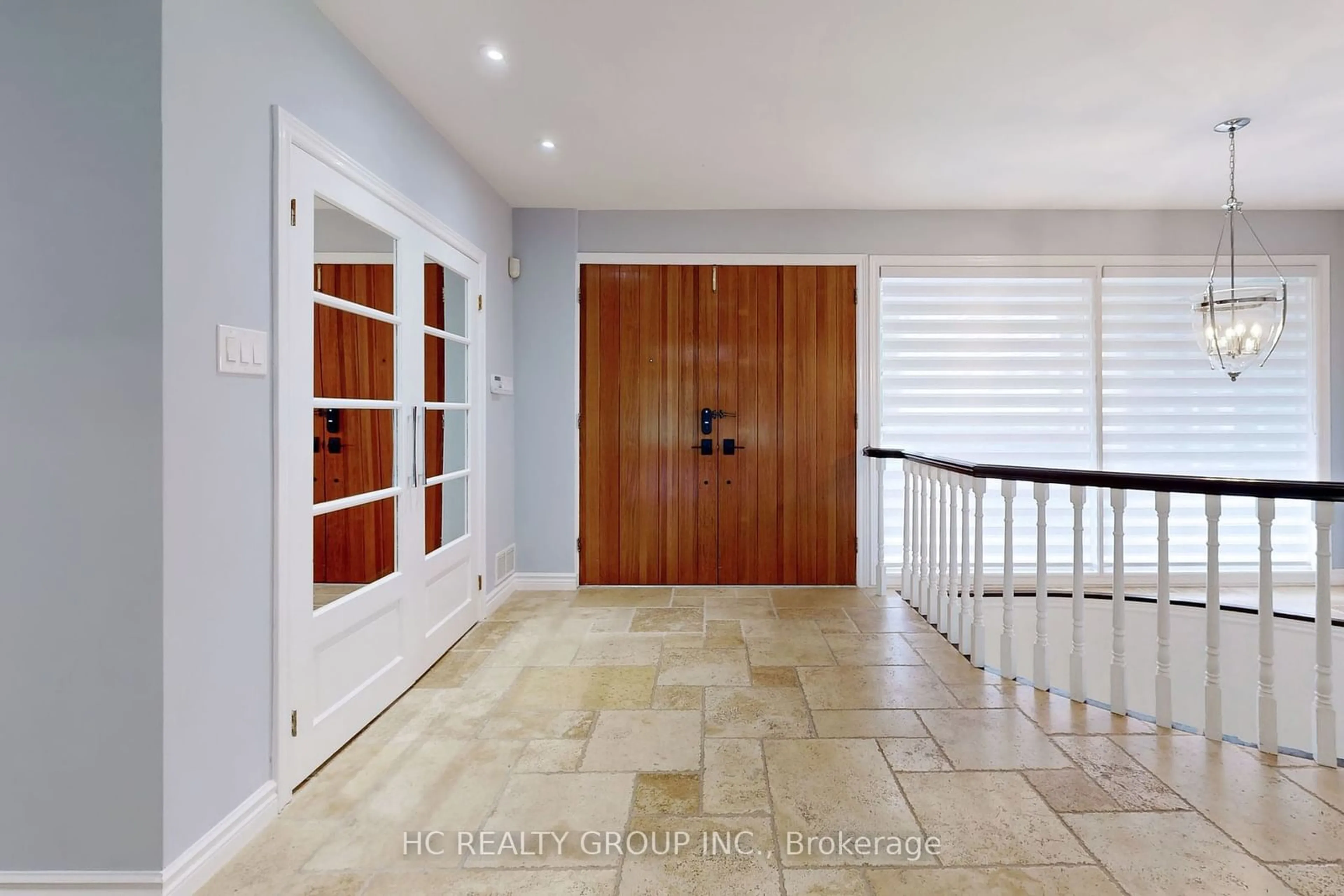 Indoor entryway for 83 Fairway Heights Dr, Markham Ontario L3T 3A7