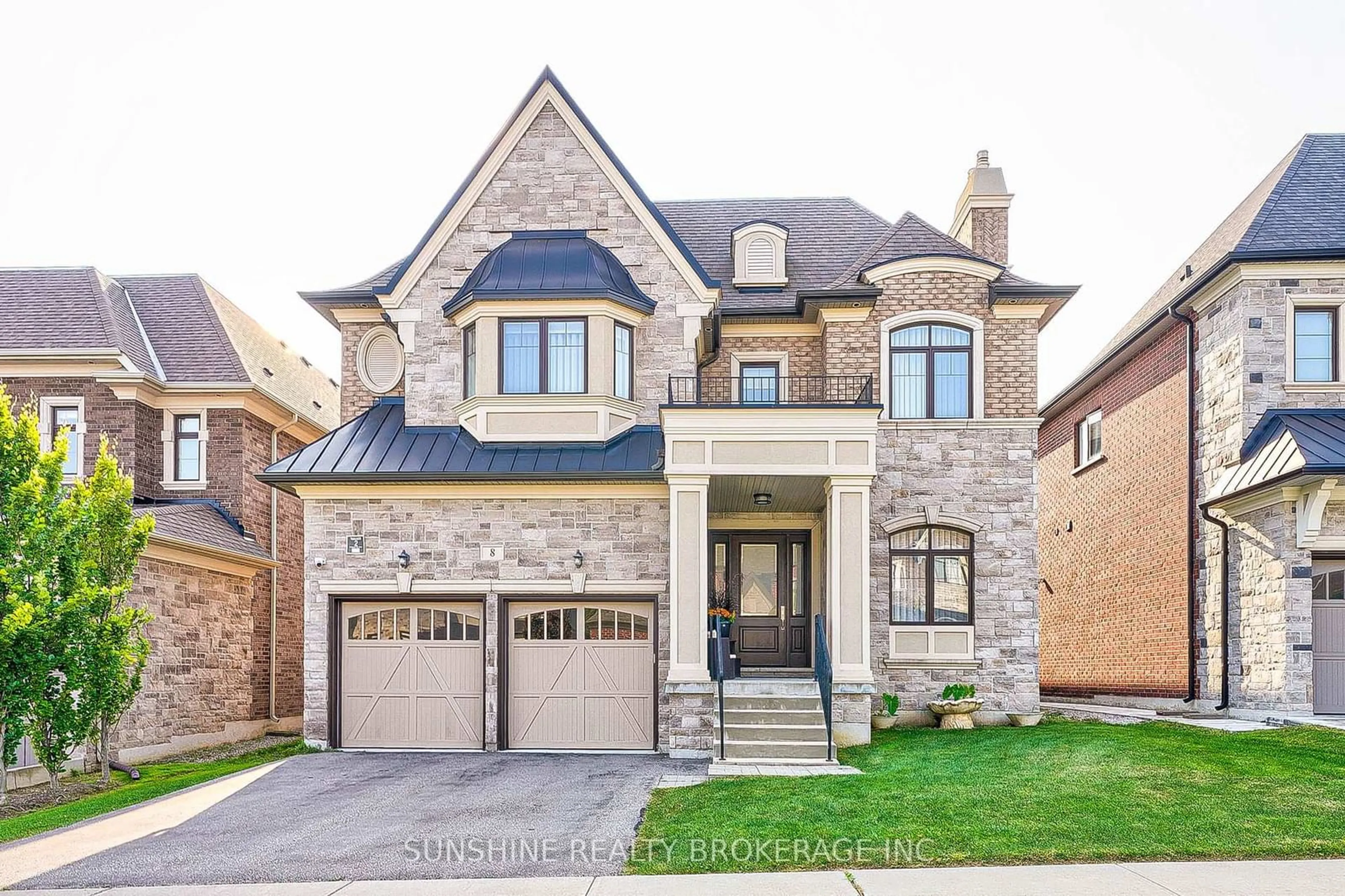 Home with brick exterior material for 8 Georgian Bay St, Richmond Hill Ontario L4C 3T1