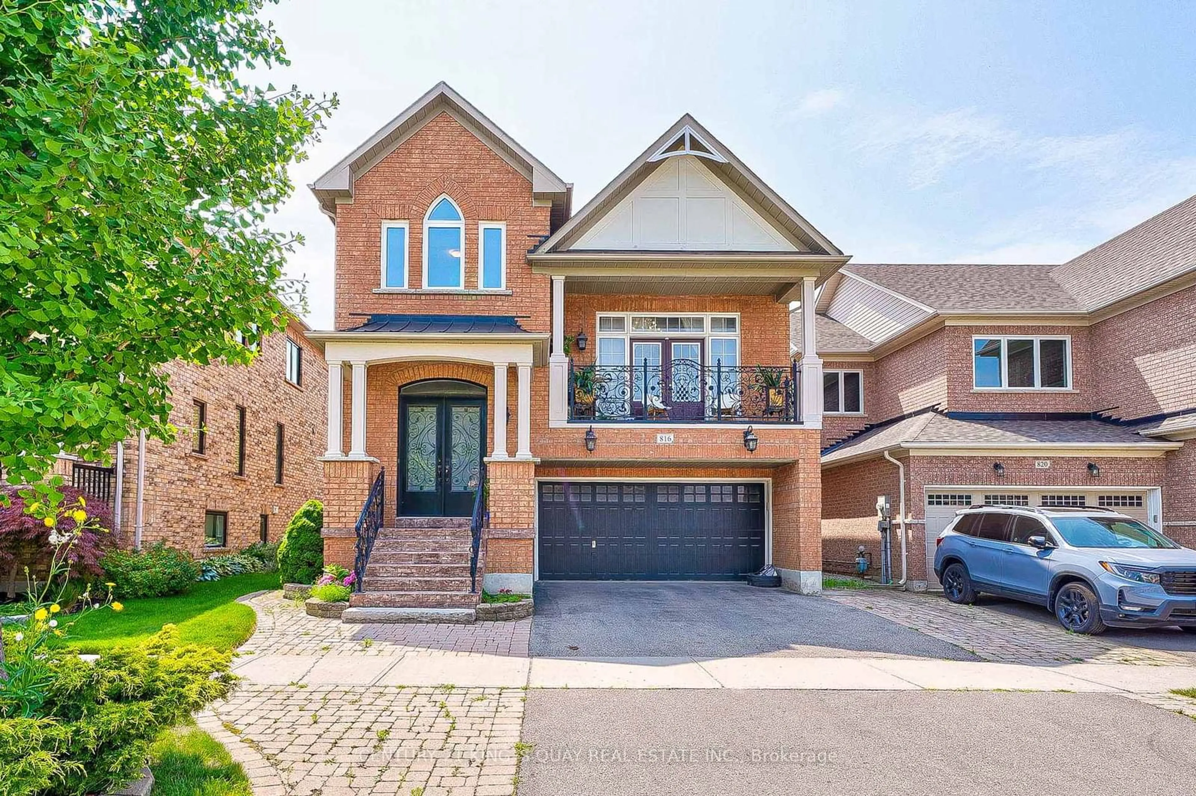 Home with brick exterior material for 816 Millard St, Whitchurch-Stouffville Ontario L4A 0B6