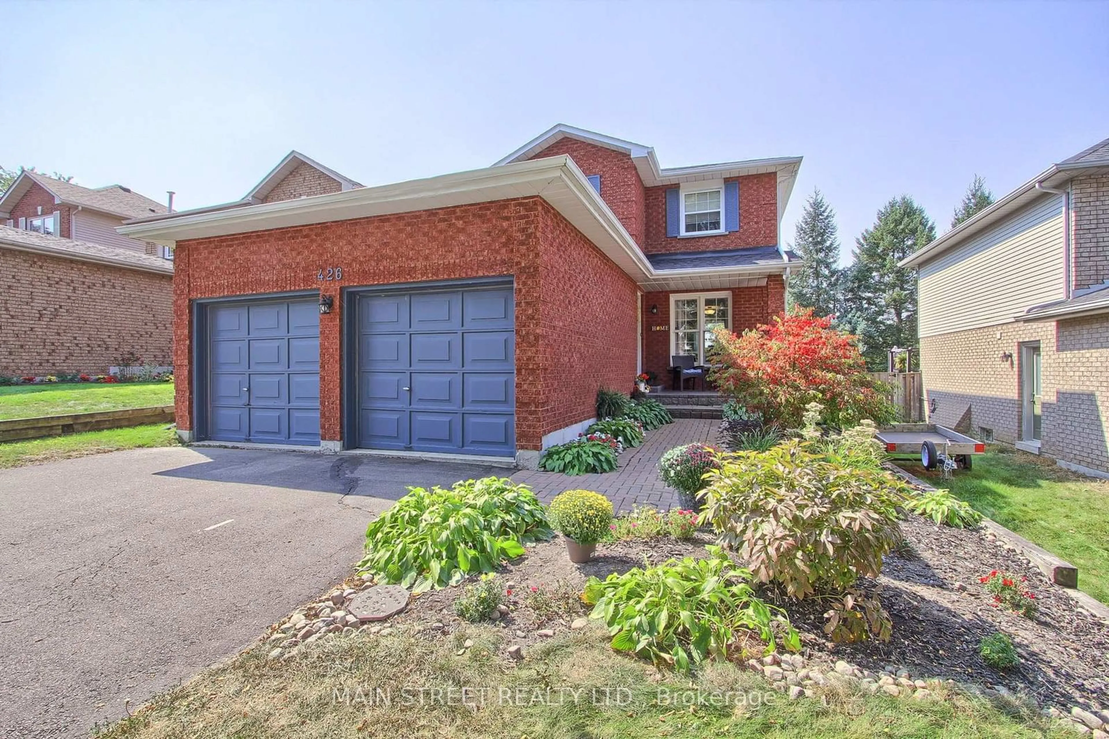 Home with brick exterior material for 426 Pickering Cres, Newmarket Ontario L3Y 8G8