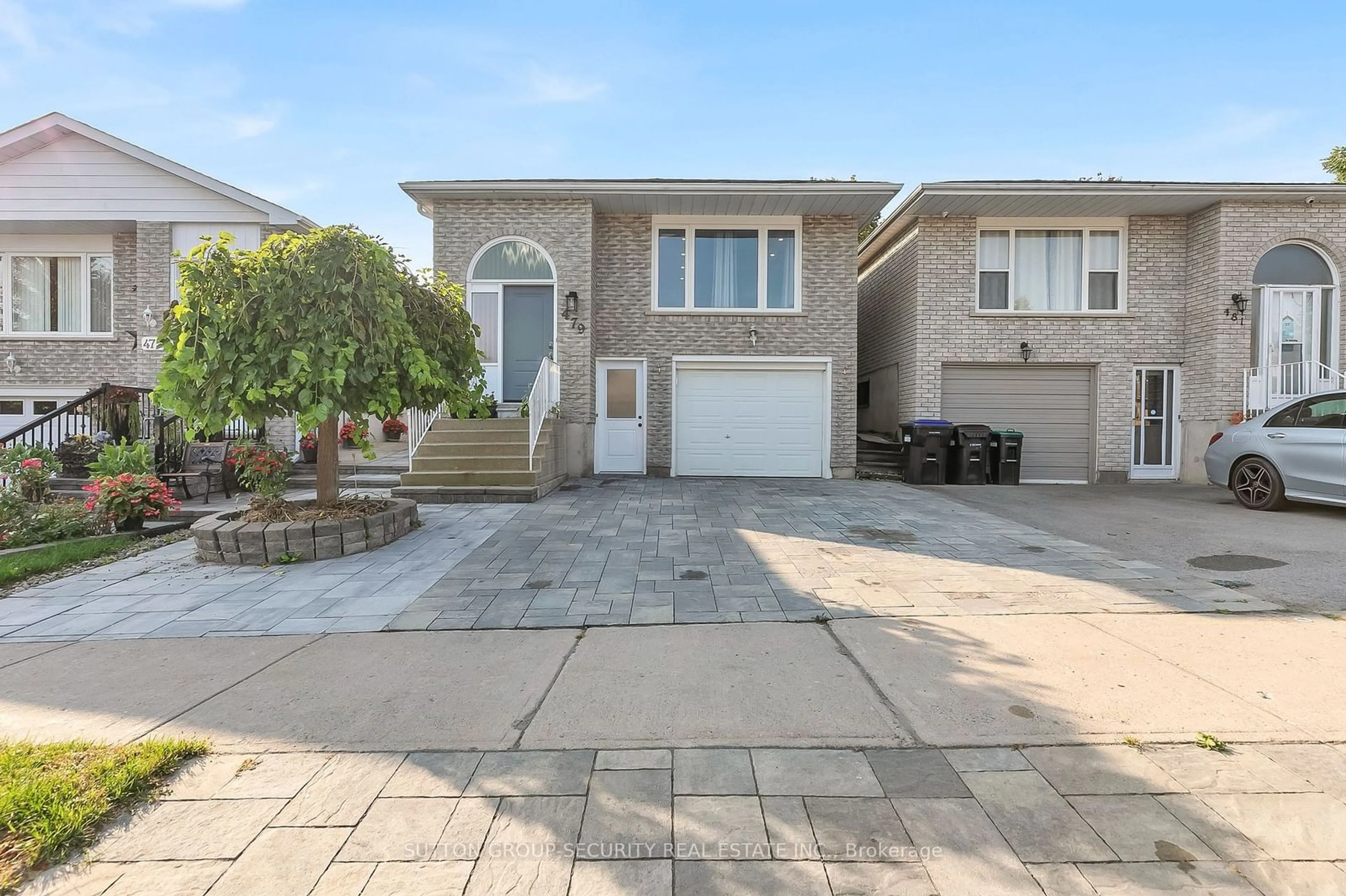 Frontside or backside of a home, the street view for 479 Britannia Ave, Bradford West Gwillimbury Ontario L3Z 2C9