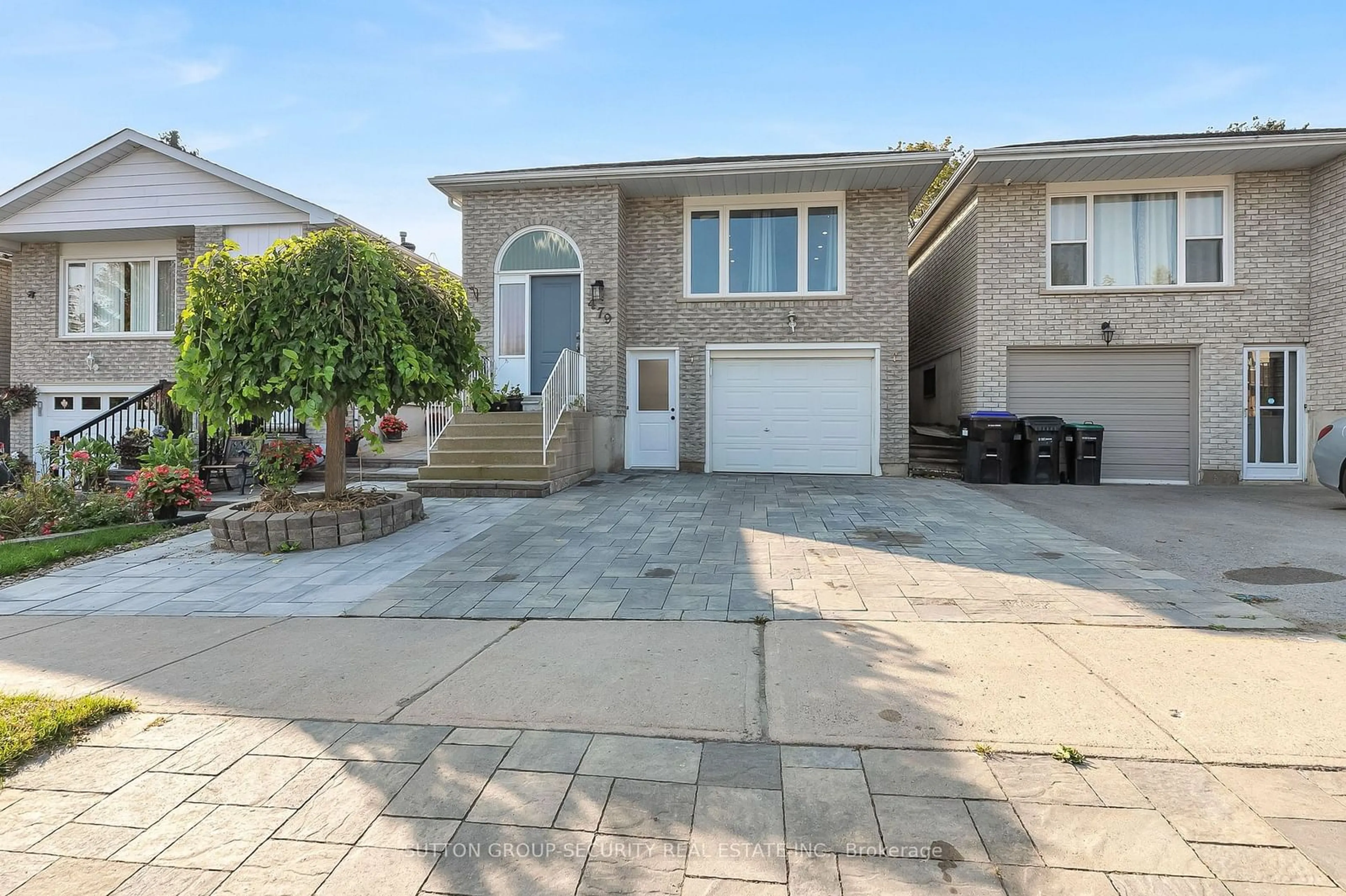 Frontside or backside of a home, the street view for 479 Britannia Ave, Bradford West Gwillimbury Ontario L3Z 2C9