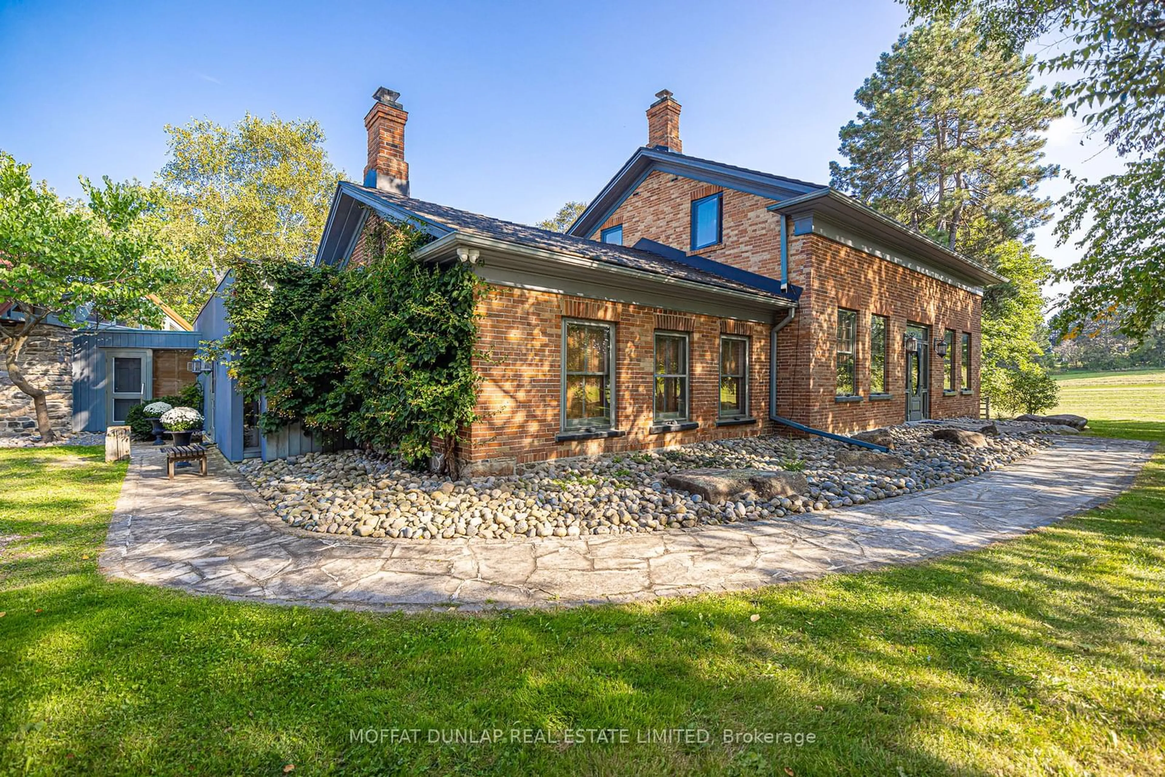 Home with brick exterior material for 15625 8th Concession N/A, King Ontario L0G 1T0