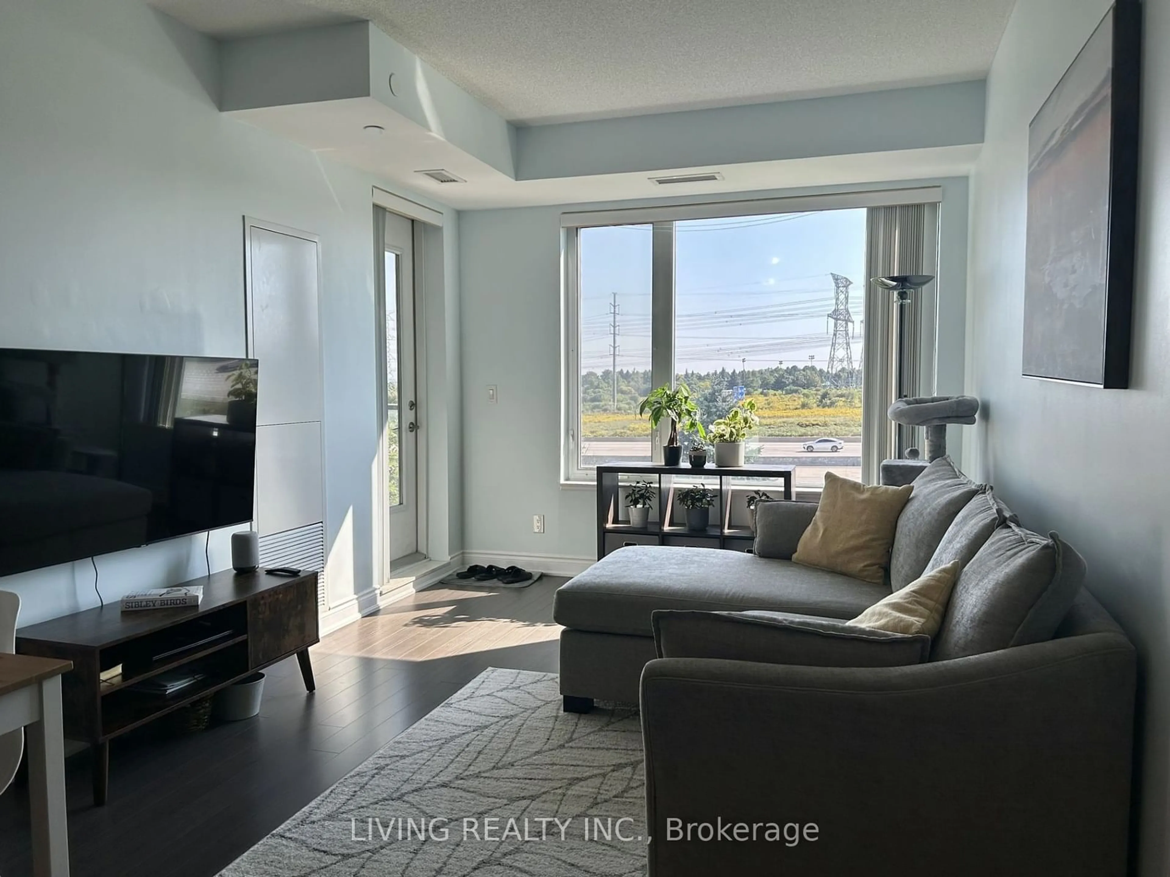 Living room for 325 South Park Rd #312, Markham Ontario L3T 0B8