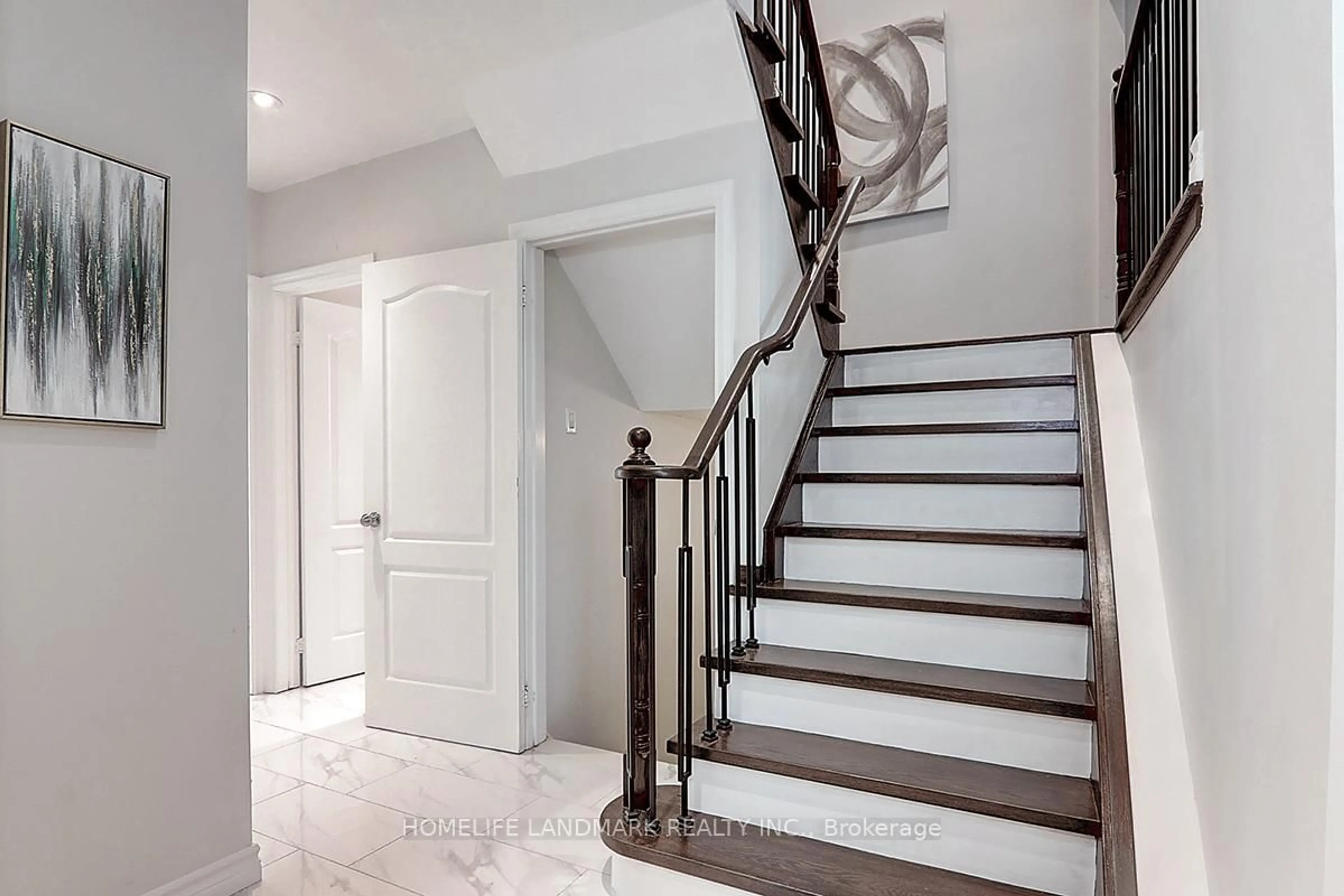 Stairs for 22 Taos Crt, Richmond Hill Ontario L4C 0G5