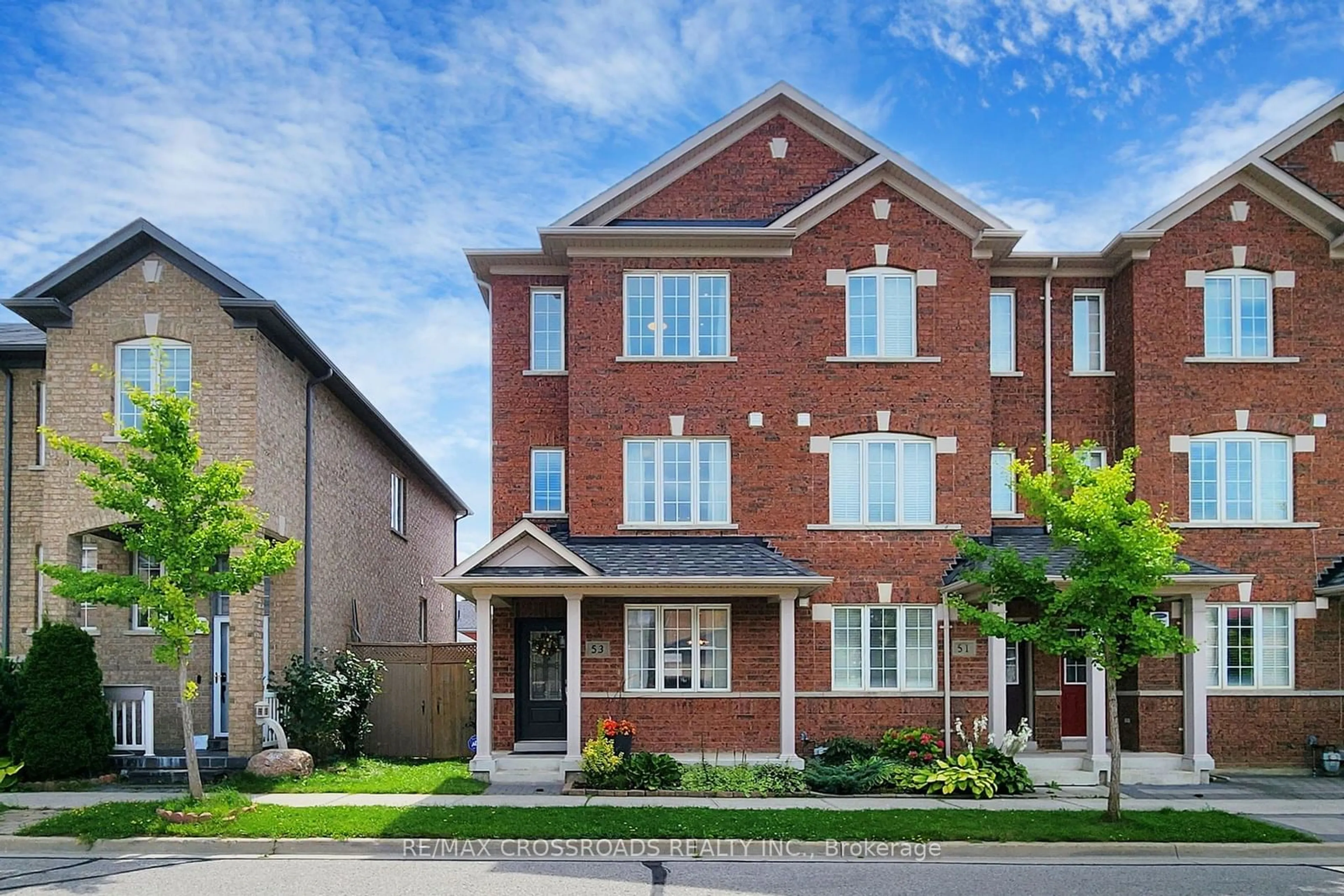 A pic from exterior of the house or condo for 53 Shady Oaks Ave, Markham Ontario L6B 0P3