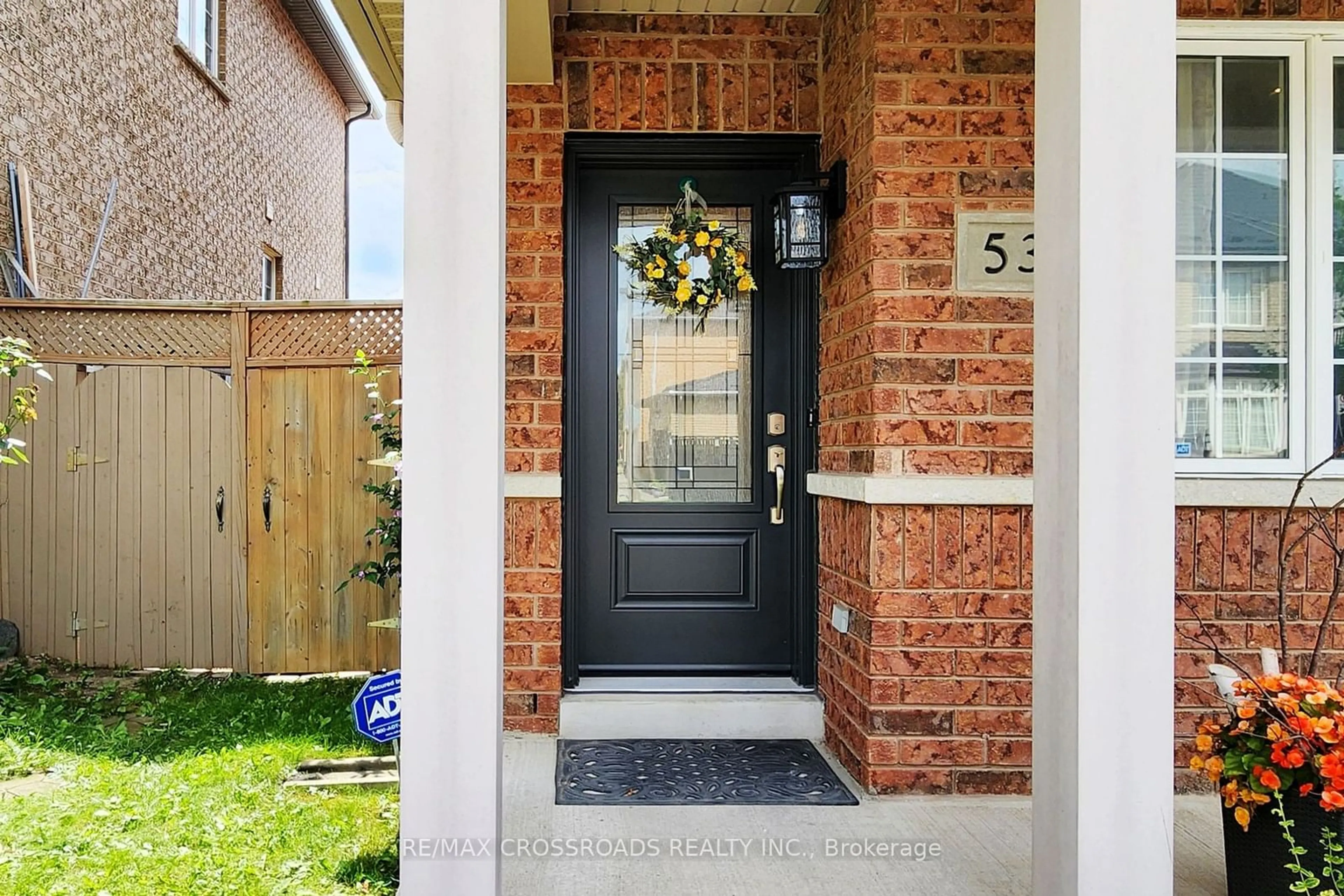 Indoor entryway for 53 Shady Oaks Ave, Markham Ontario L6B 0P3