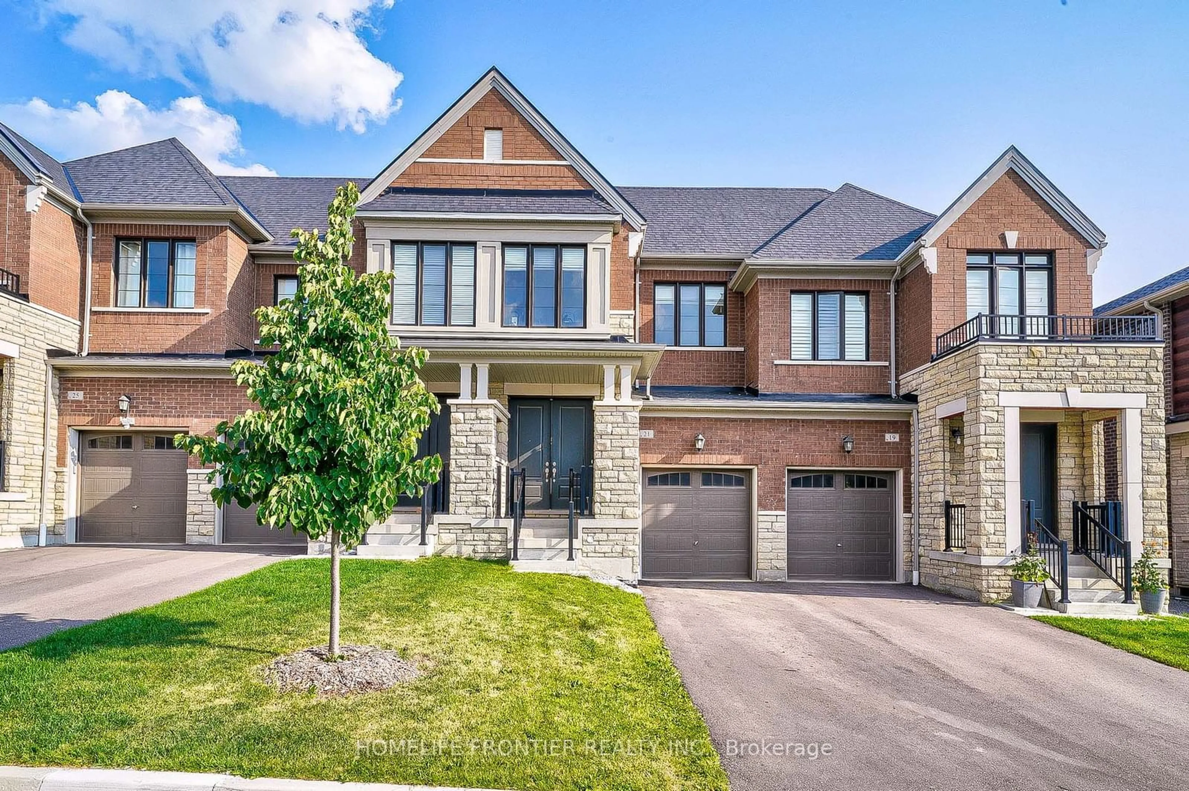 Home with brick exterior material for 21 Fallharvest Way, Whitchurch-Stouffville Ontario L4A 4V8