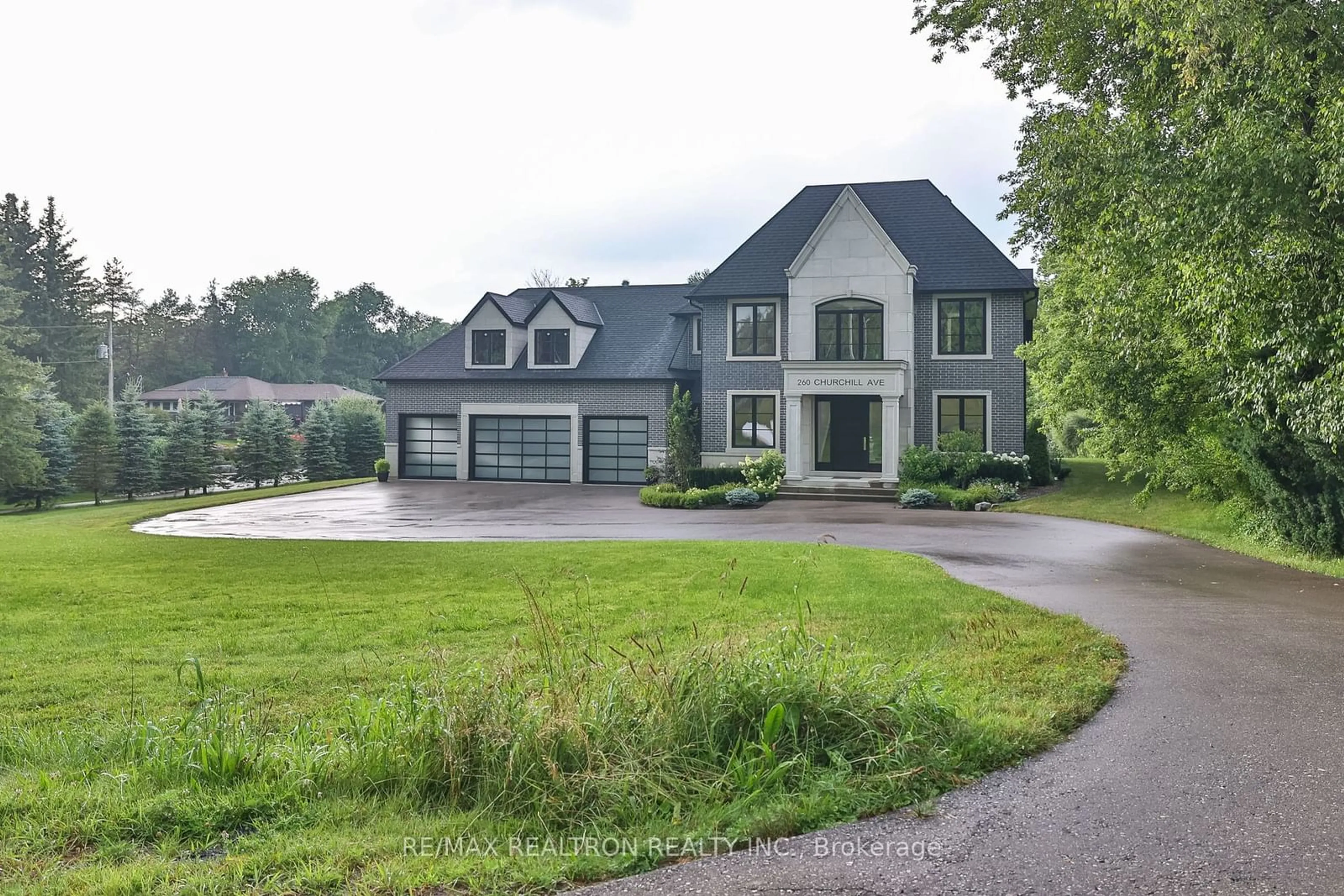 Frontside or backside of a home, the street view for 260 Churchill Ave, King Ontario L7B 0G9