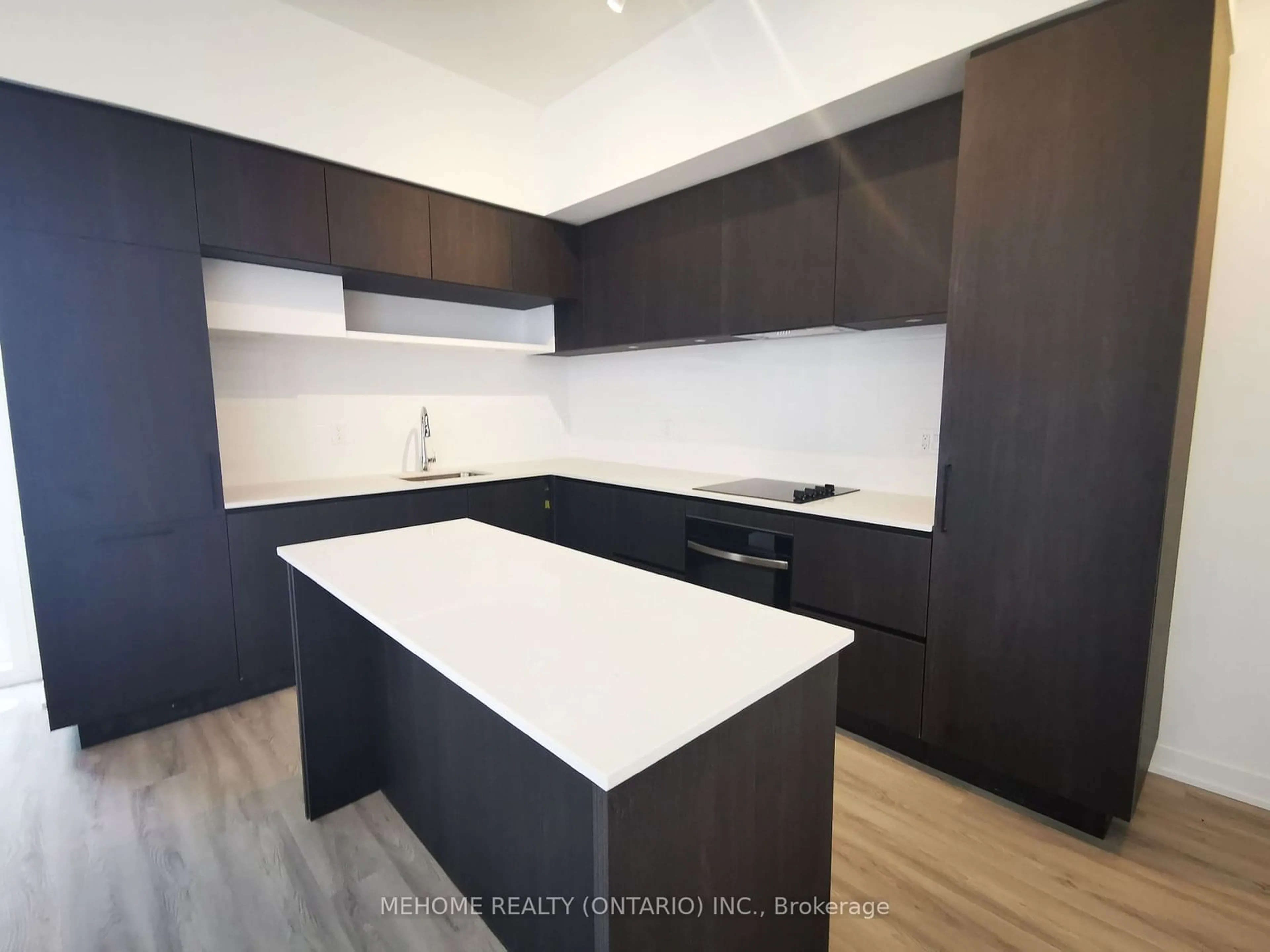 Contemporary kitchen for 11 David Eyer Rd #TH1117, Richmond Hill Ontario L4S 0N3