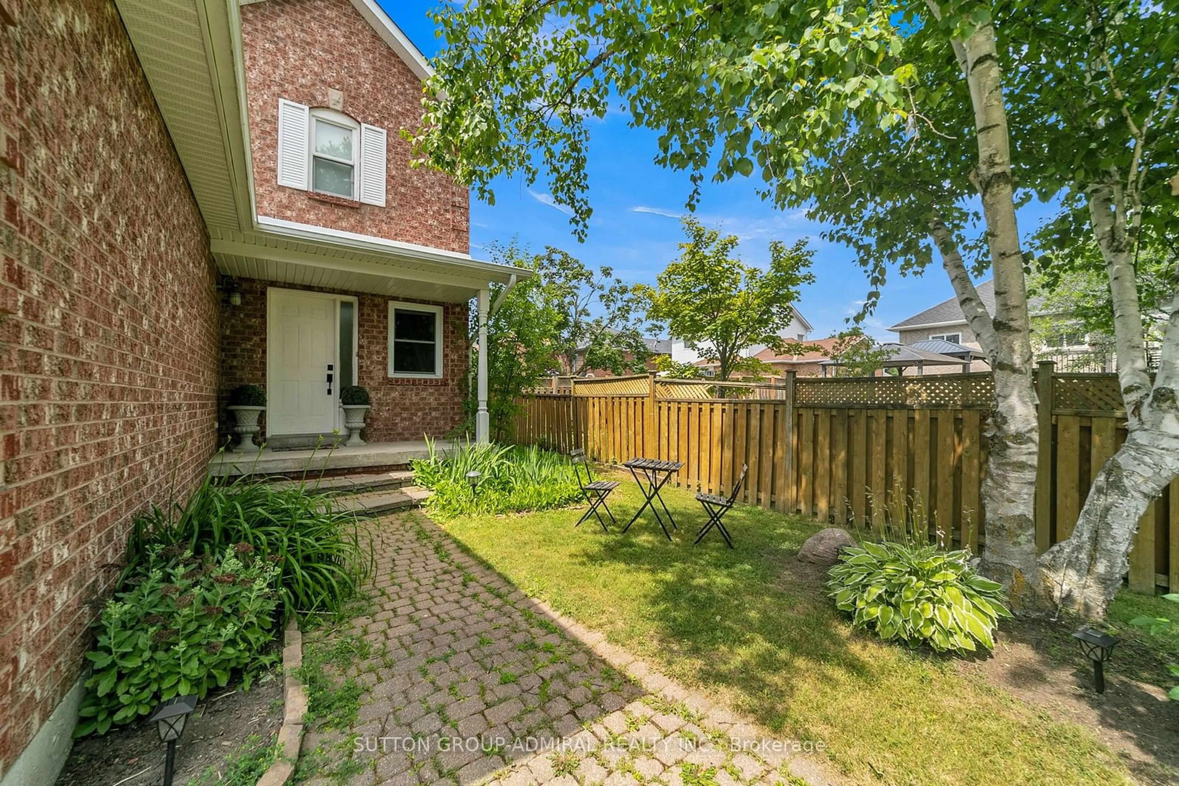 Patio for 6 Kyle Cres, Georgina Ontario L4P 3P5