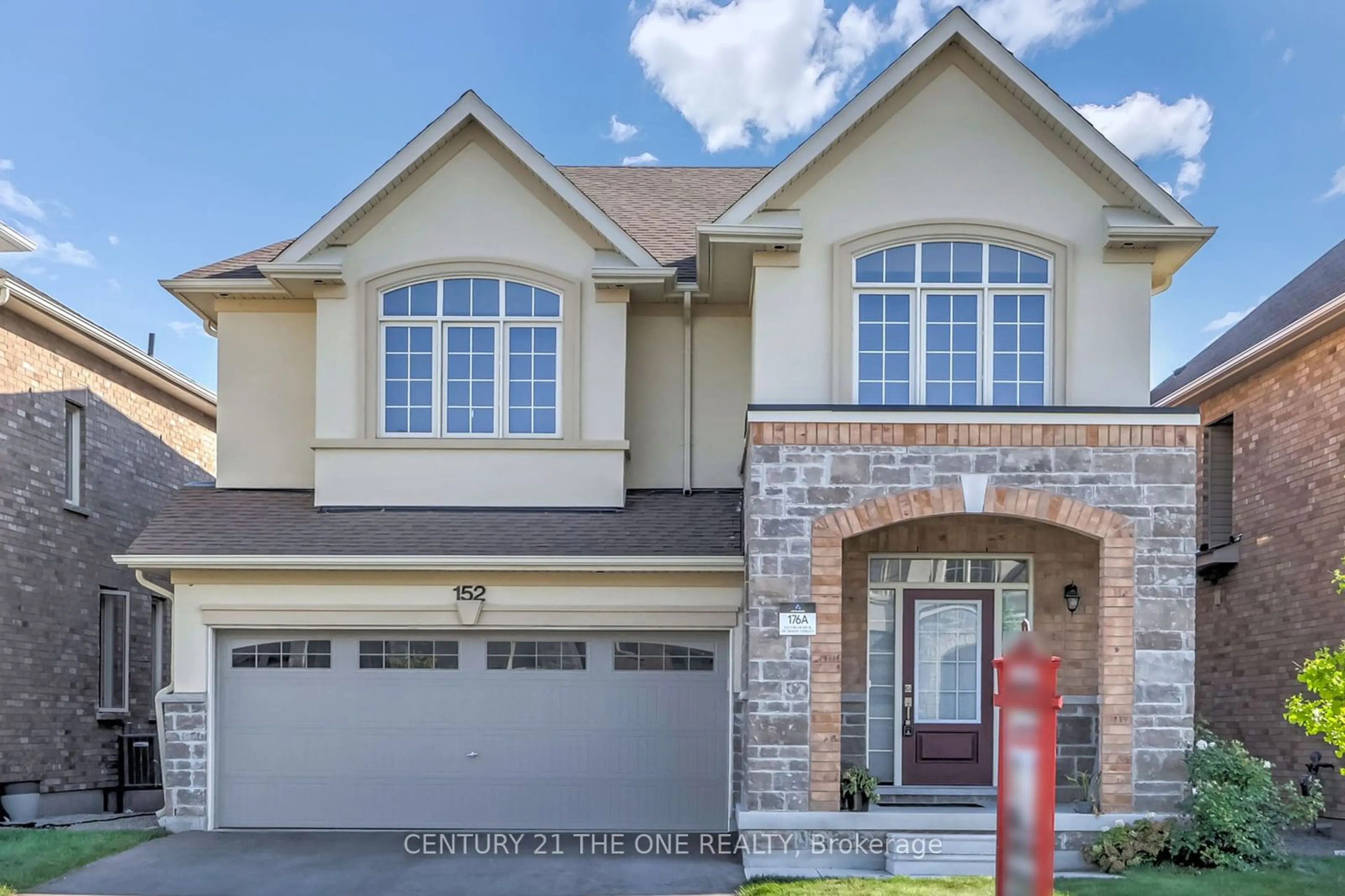 Home with brick exterior material for 152 Frederick Pearson St, East Gwillimbury Ontario L9N 0Y9